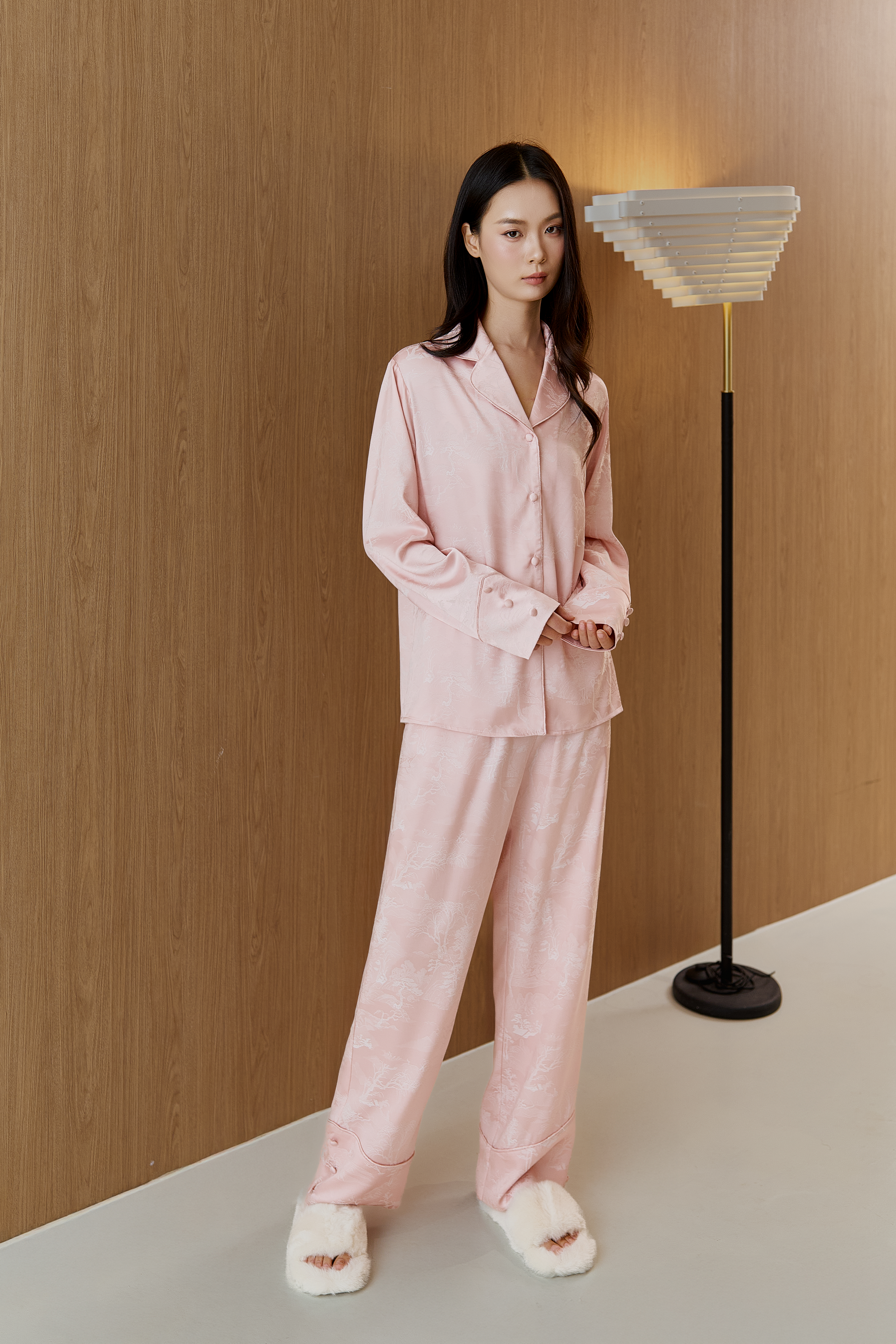 Bộ Gấm 𝑺𝒐𝒇𝒕 𝑯𝒐𝒖𝒓𝒔 áo dài tay, quần dài BN651