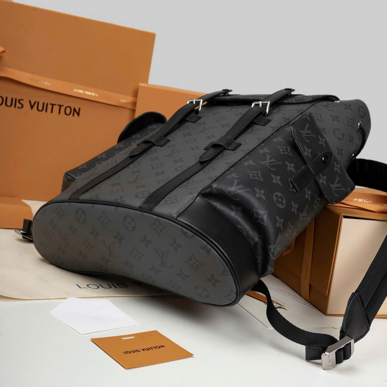 Balo nam LV Christopher PM Monogram Eclipse hoa đen_thumbnail_8