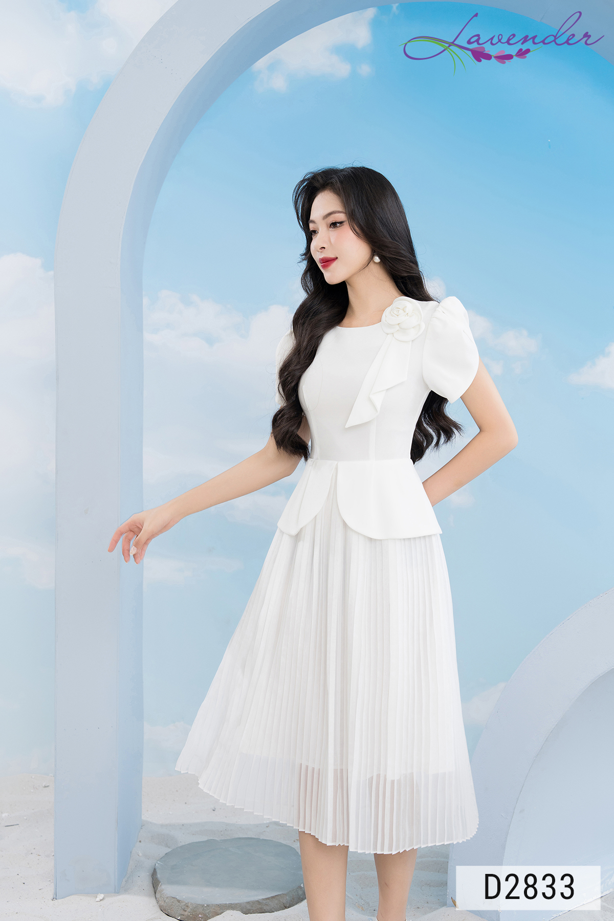 Đầm xòe peplum công sở trắng Thời trang Lavender dập ly chân cổ tròn phối hoa D2833