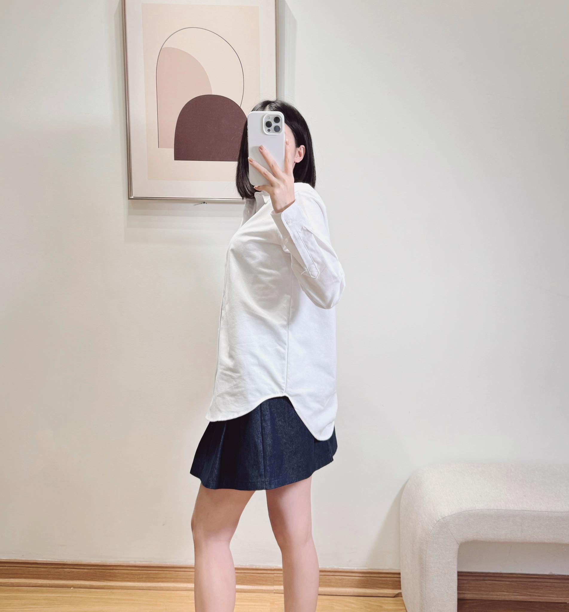 E183 SƠ MI TRẮNG THÊU CHỮ DEPOUND_thumbnail_3