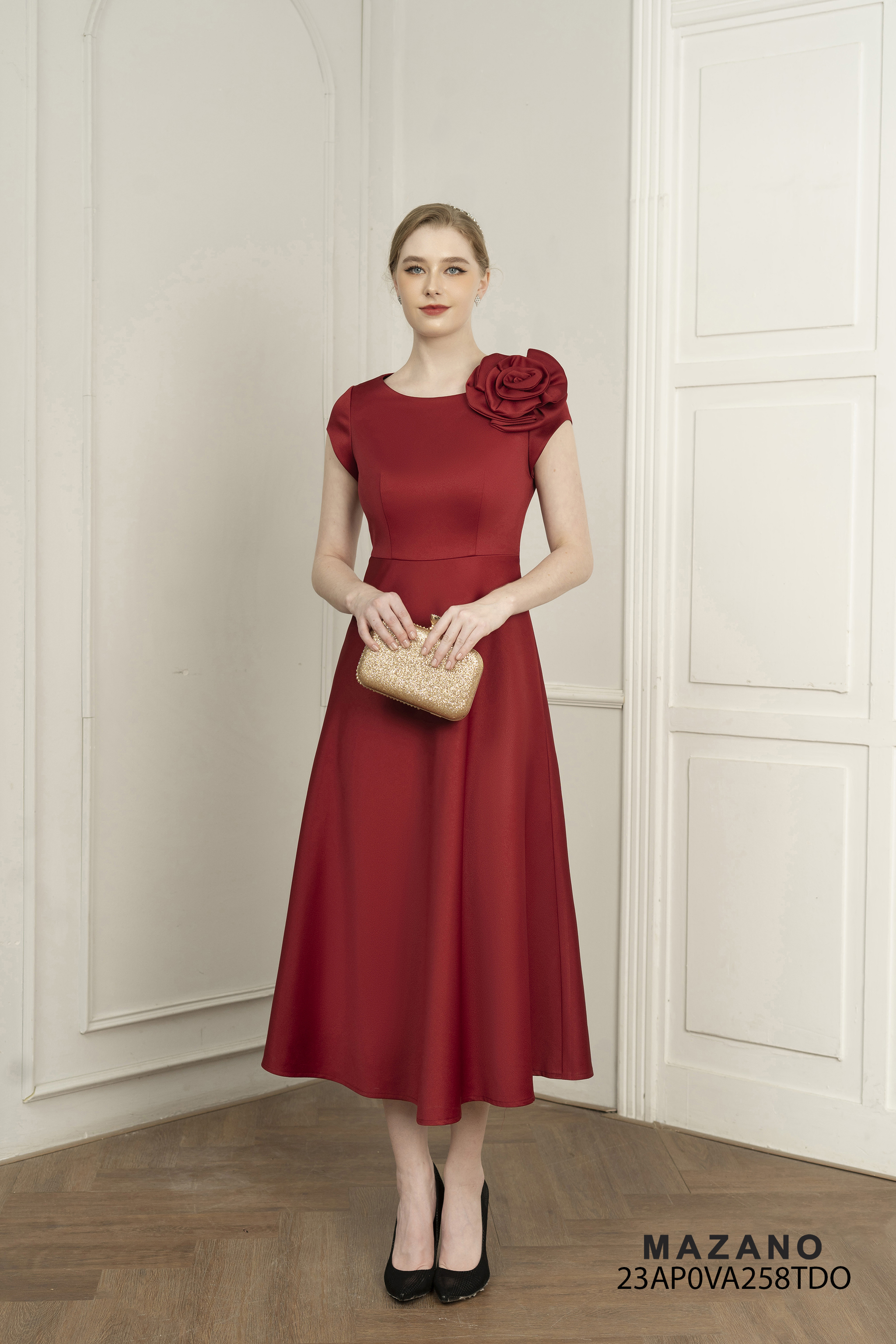 Đầm thân ôm chân rủ, đính hoa cuốn_thumbnail_0