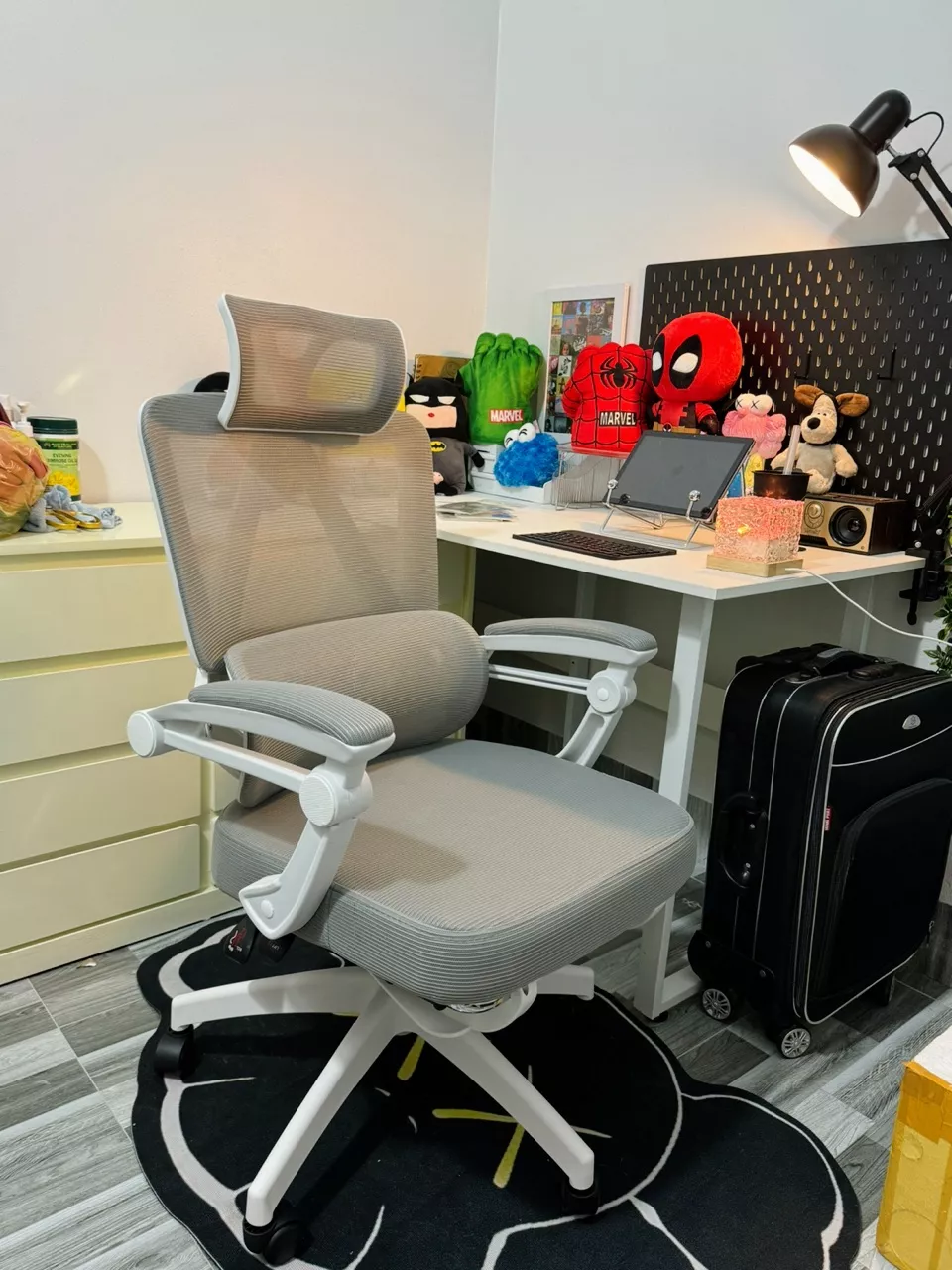 Review Ghế Công Thái Học Leexo LX18 (Mã 899) – Đáng Tiền Từng Đồng Cho Người Ngồi Nhiều