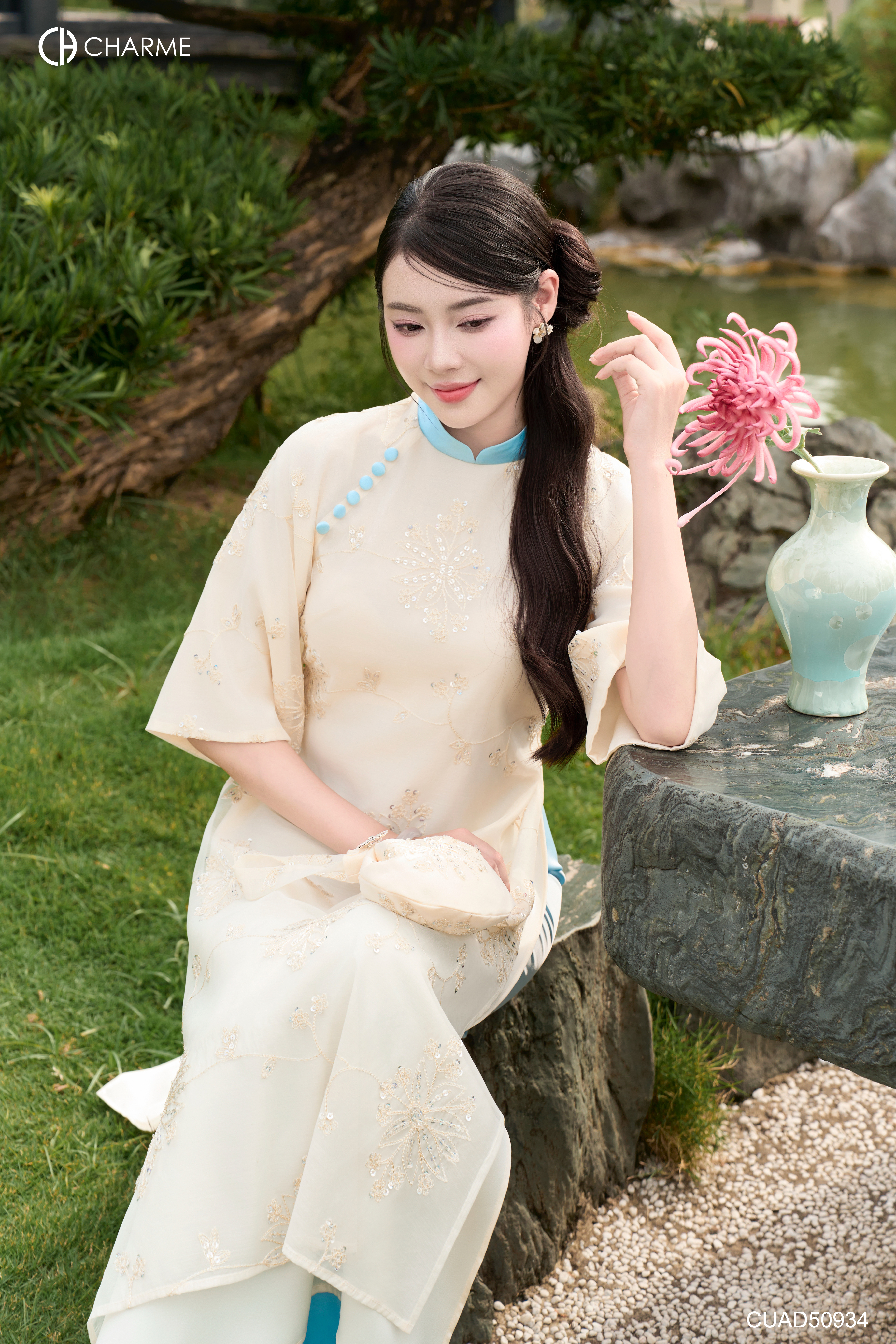 Áo dài thêu kim sa cúc chéo_thumbnail_2