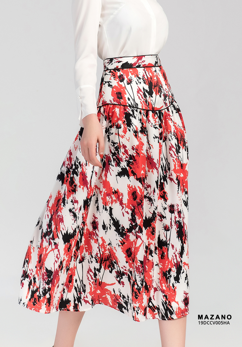 Chân váy xoè vải Tuytxi màu trắng in hoạ tiết hoa đỏ_thumbnail_4