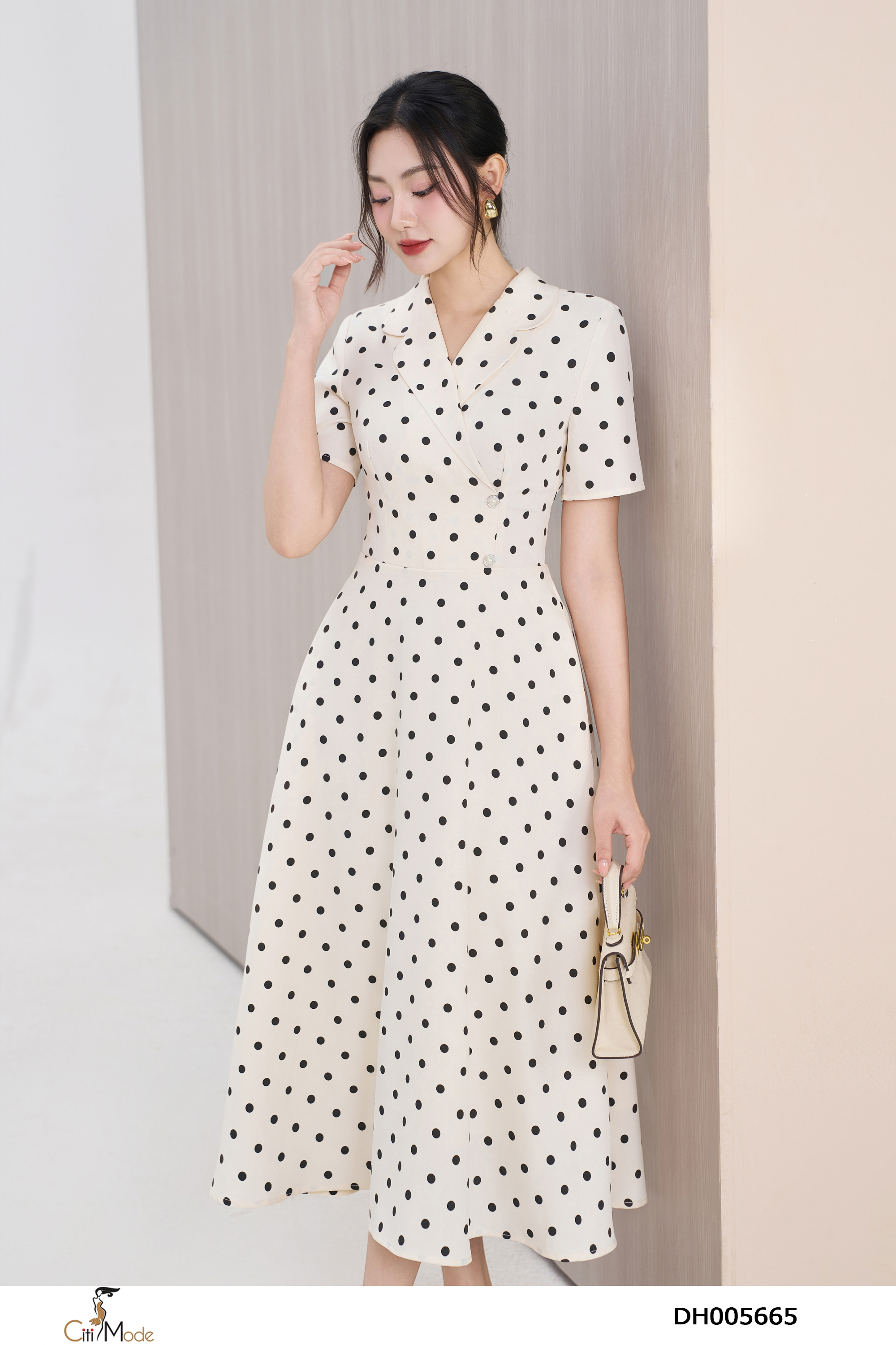 Đầm xòe chấm bi màu be cổ ve cách điệu_thumbnail_3