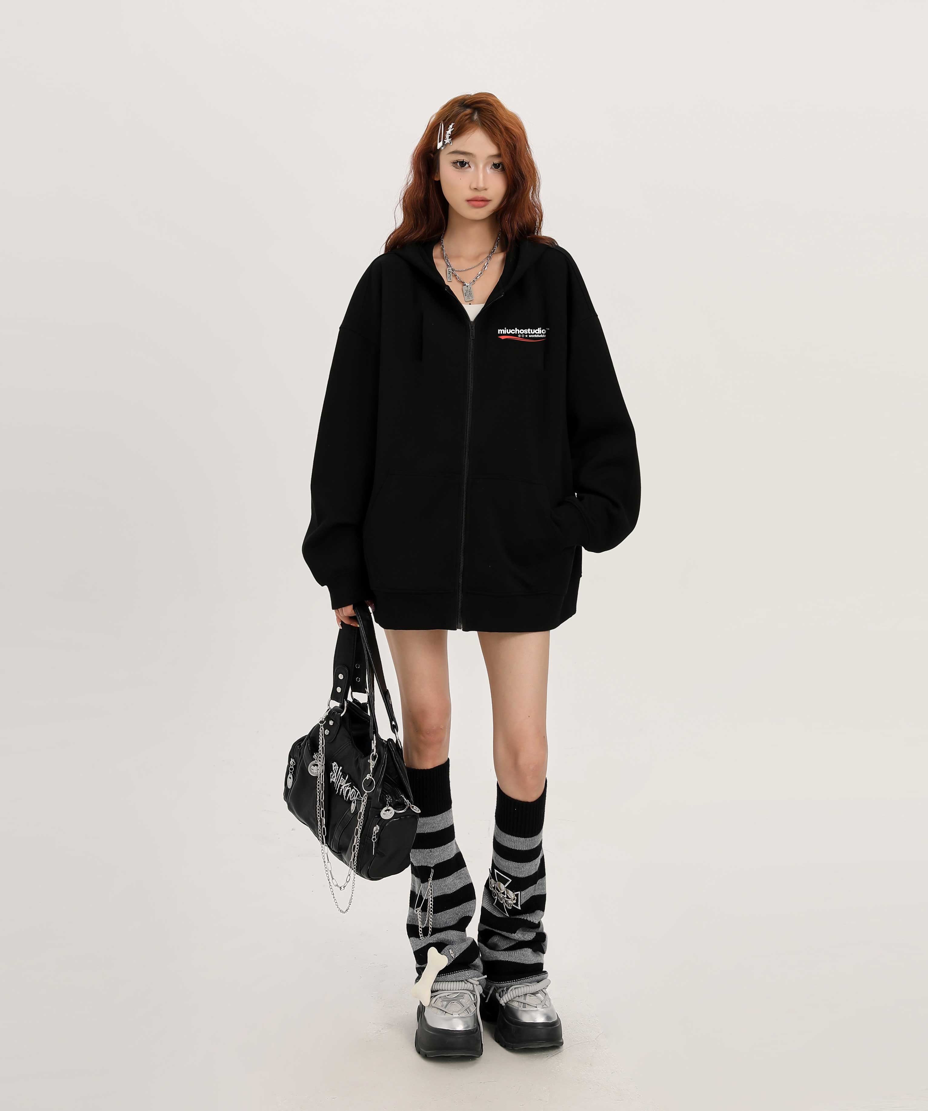 Áo hoodie zip local brand form rộng vải nỉ chân cua HZD1637 Miucho in typography_thumbnail_2