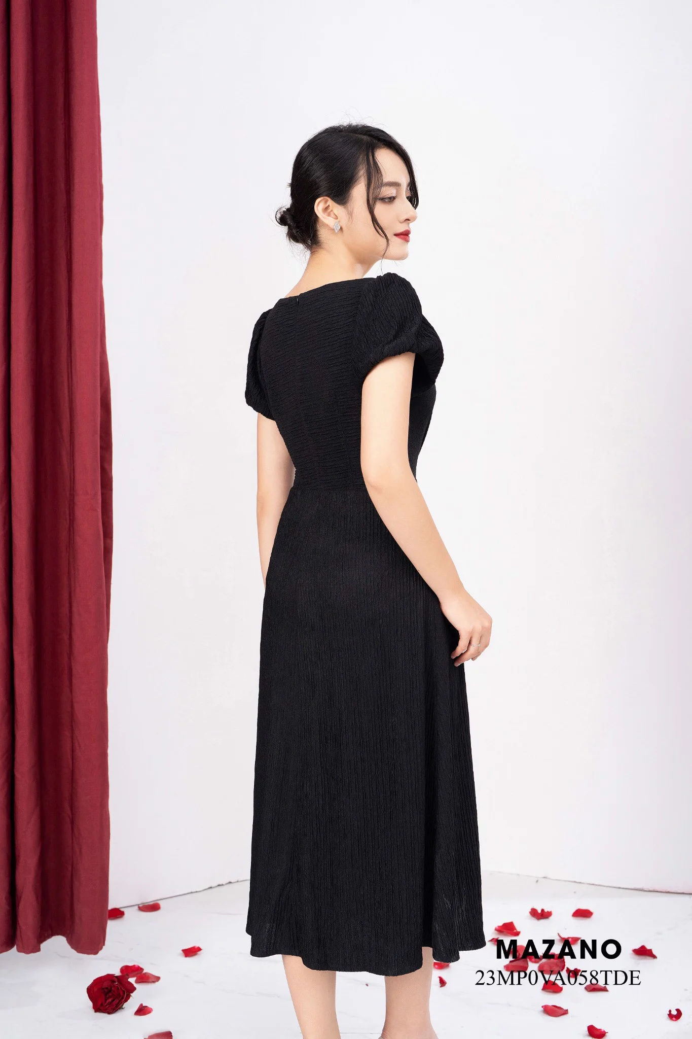 Váy Đầm ôm Chân rủ Vải thun xốp Cổ cách điệu Đính đá Tay ngắn Dài qua bắp chân_thumbnail_3