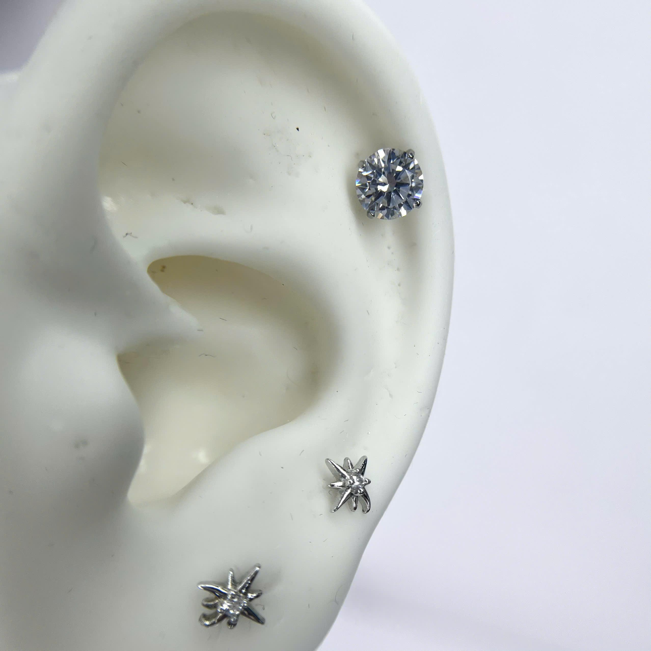 Khuyên kiểu titan kim cương đít dẹt chấu size 6_thumbnail_3