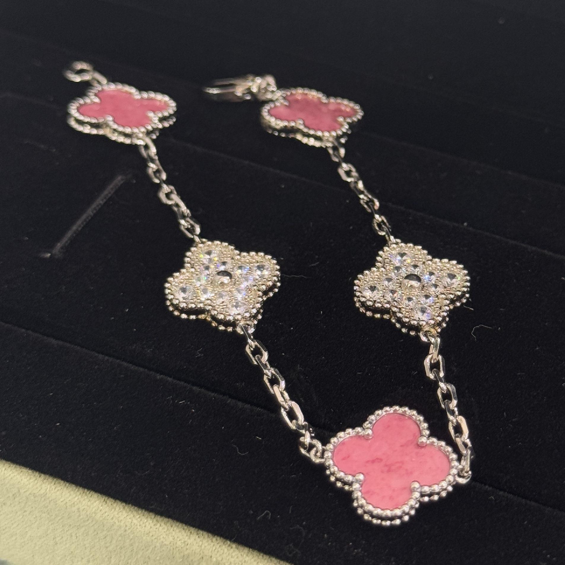 vòng tay titan mạ vàng trắng vancleef to kim cương mĩ hồng_thumbnail_3