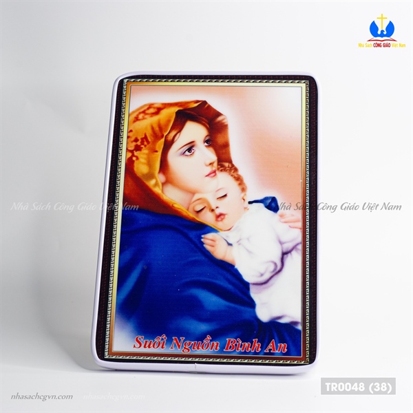 Tranh để bàn Mẹ ôm con suối nguồn bình an 15x23cm