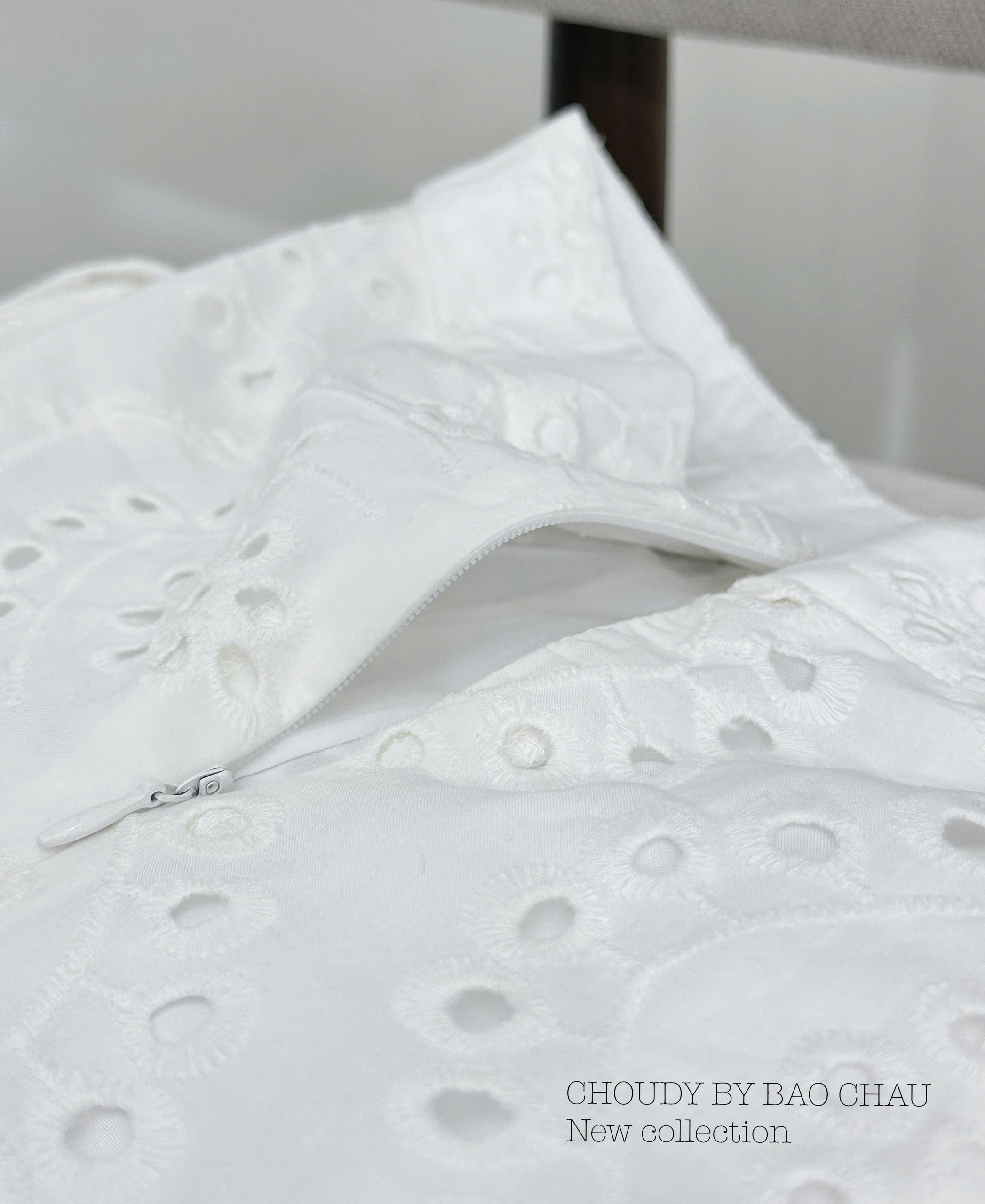 U770 QUẦN SHORT ĐỤC LỖ TRẮNG_thumbnail_2