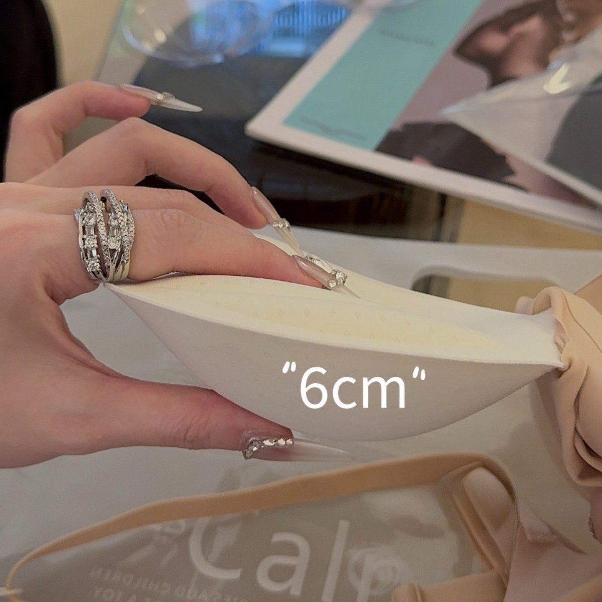 CalniKean Áo Lót Nữ Su Đúc Không Đường May Mềm Mại 2 Màu Đen Da Mút 6cm Siêu Nâng Đẩy V1 CK04_thumbnail_6