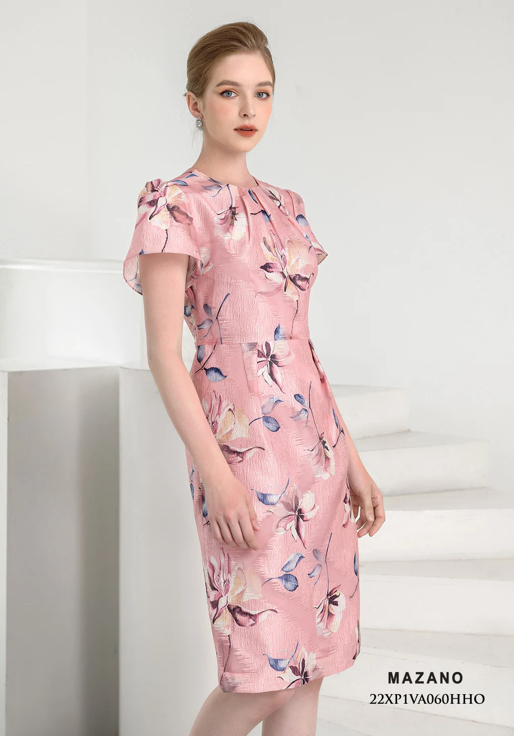 Đầm dự tiệc hồng họa tiết xếp ly cổ tay bồng