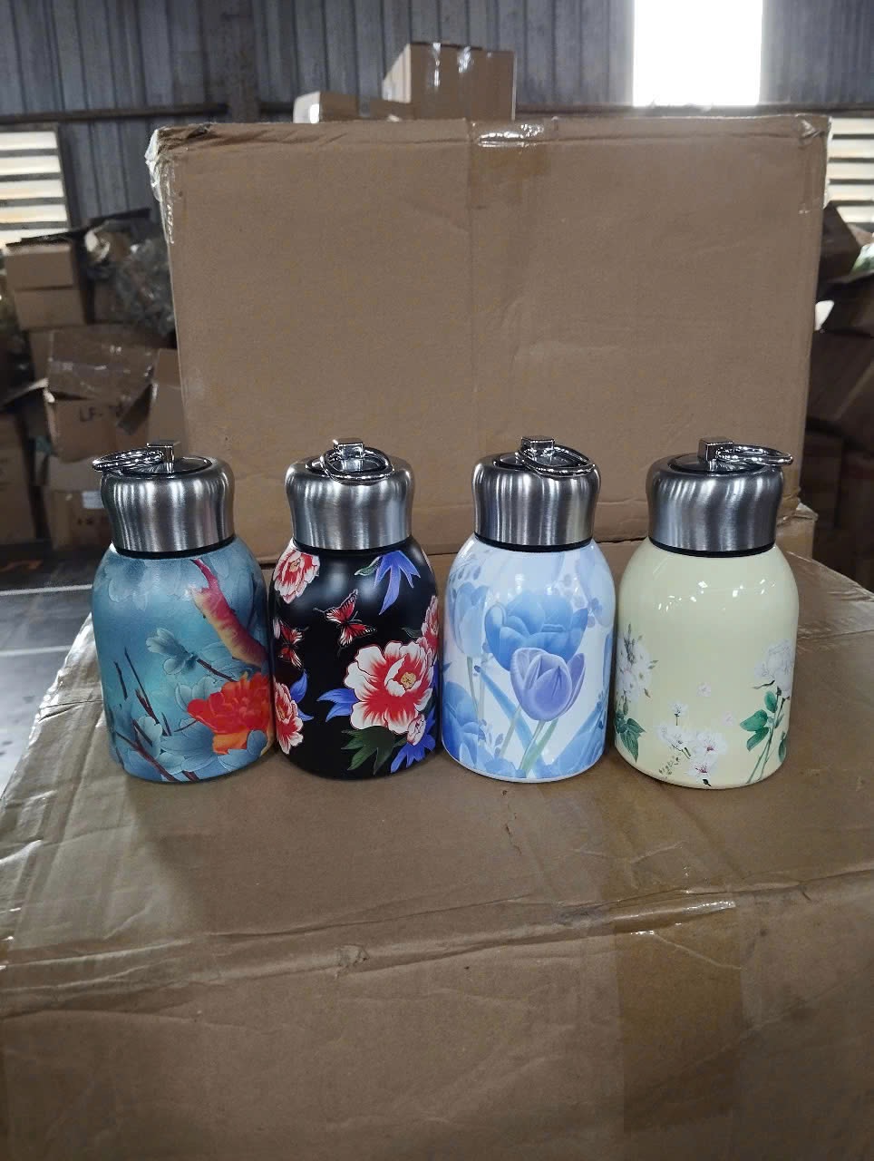 BÌNH BOM HỌA TIẾT VINTAGE