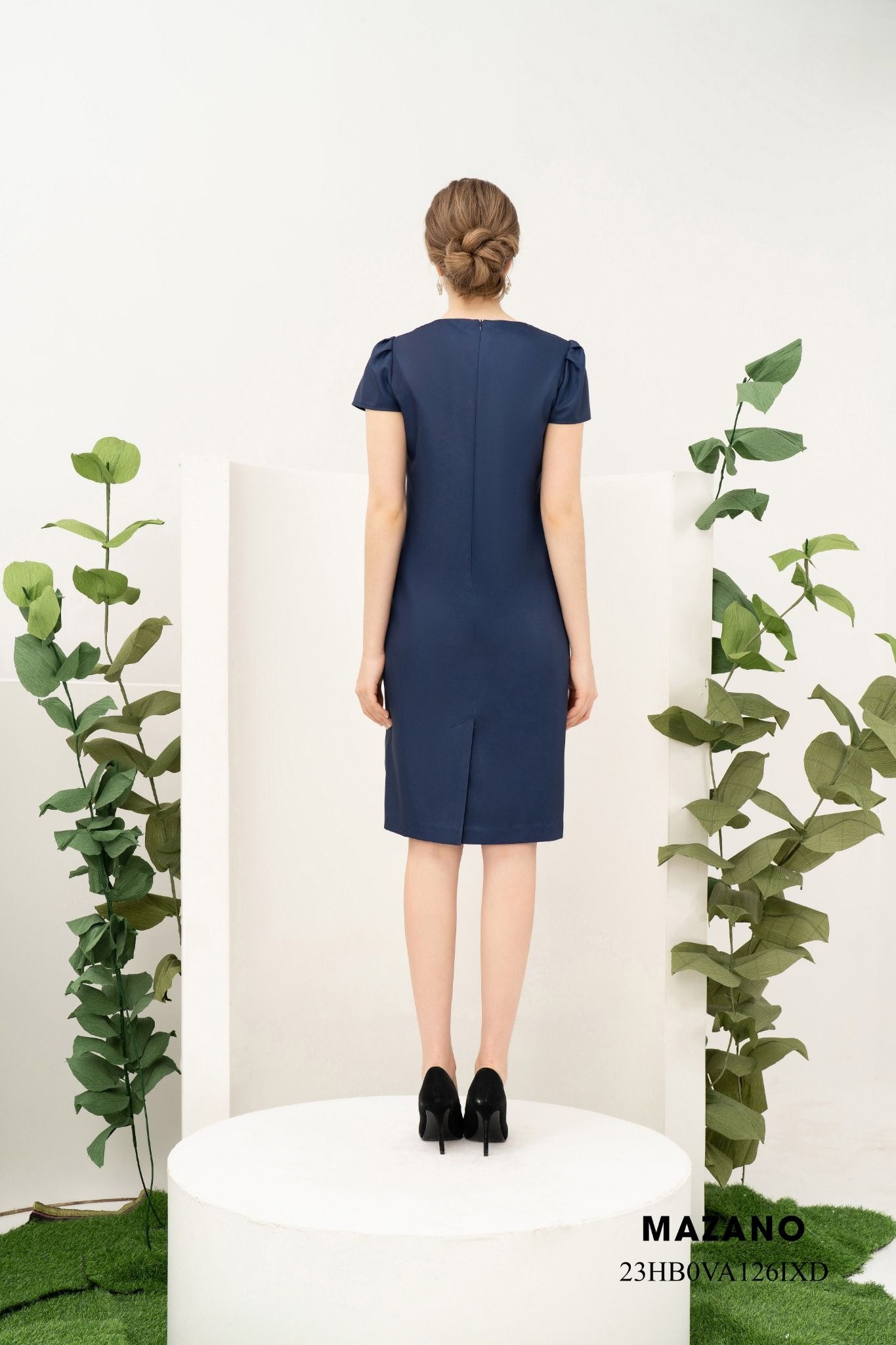 Đầm suông vừa họa tiết in bố cục_thumbnail_3