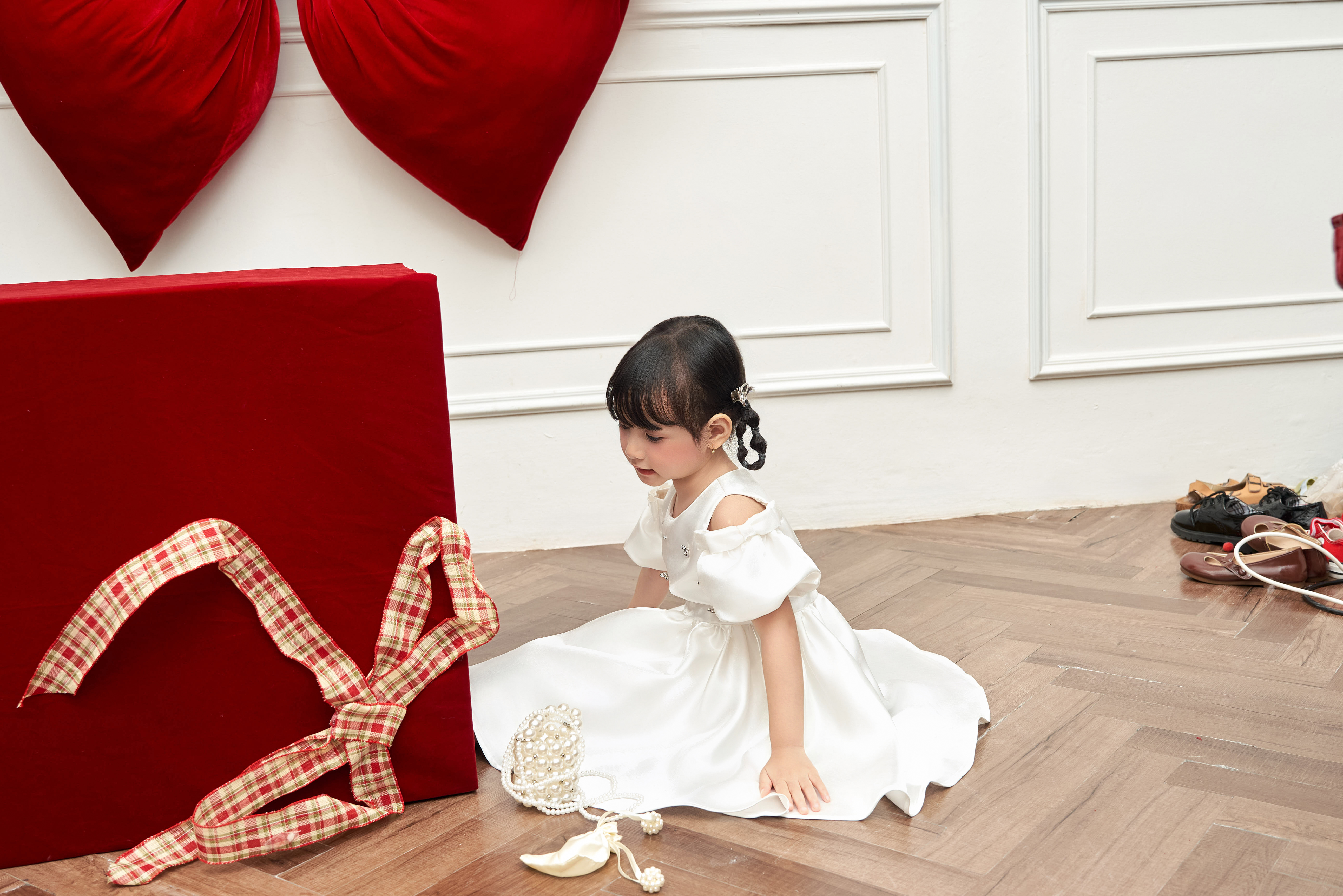 Váy cutout vai đính đá hoa thân_thumbnail_3