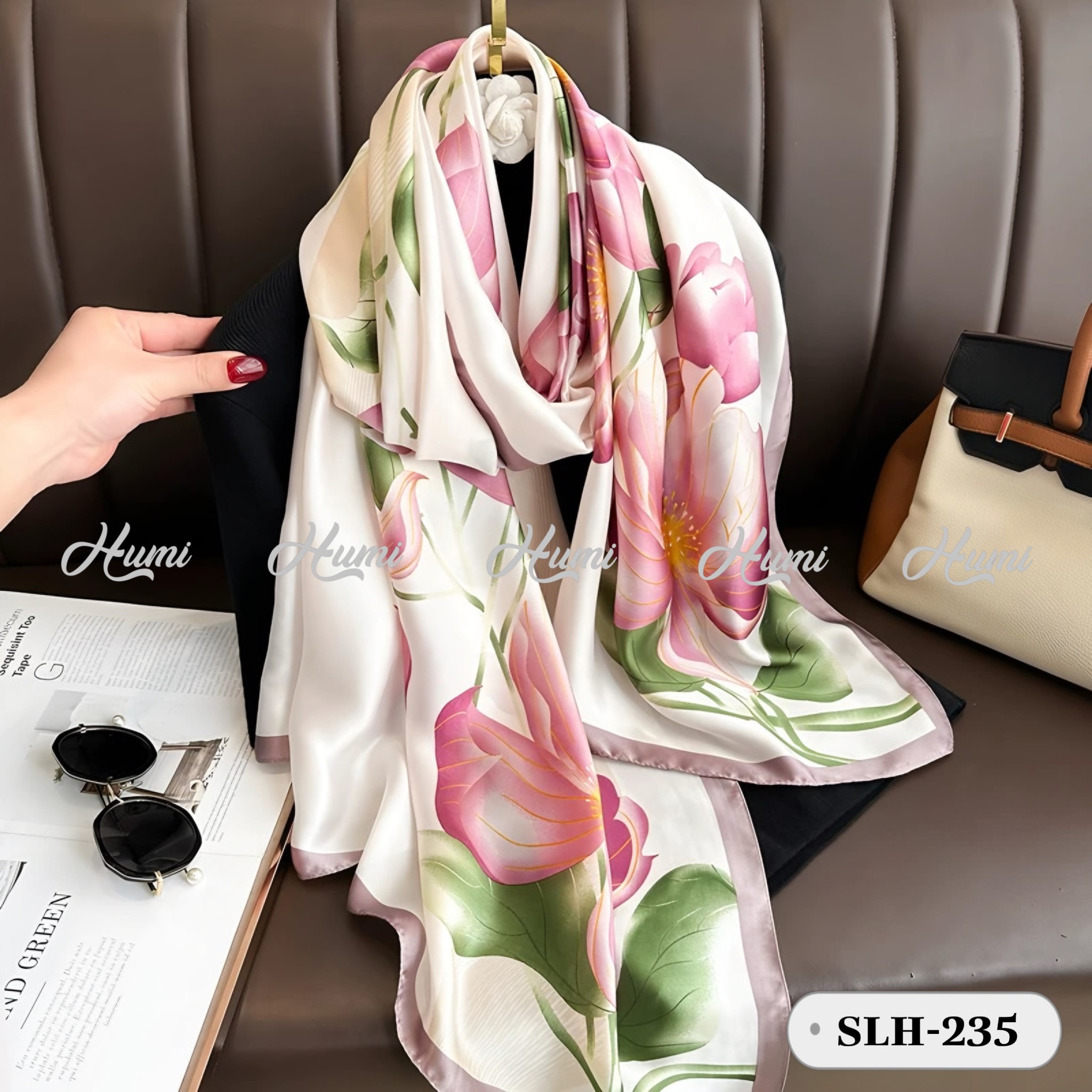 KHĂN CHOÀNG LỤA (SLH235)