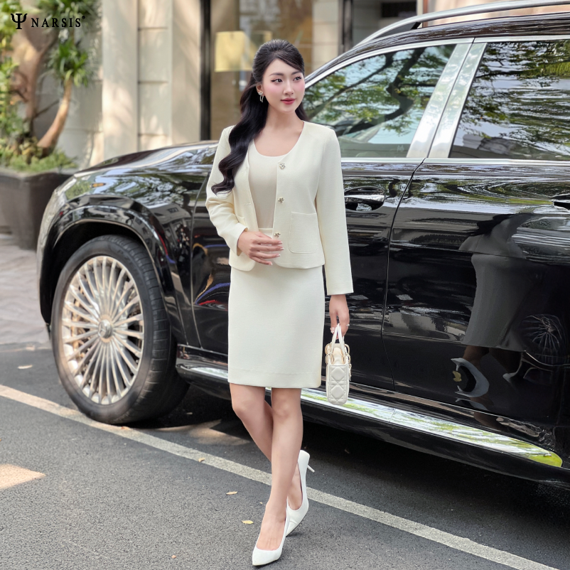 Áo Dạ Tweed Narsis L24022 Màu Trắng Nhẹ Nhàng, Tay Dài, Thiết Kế Đệm Vai Nhẹ, Vải Mềm Mại_thumbnail_1