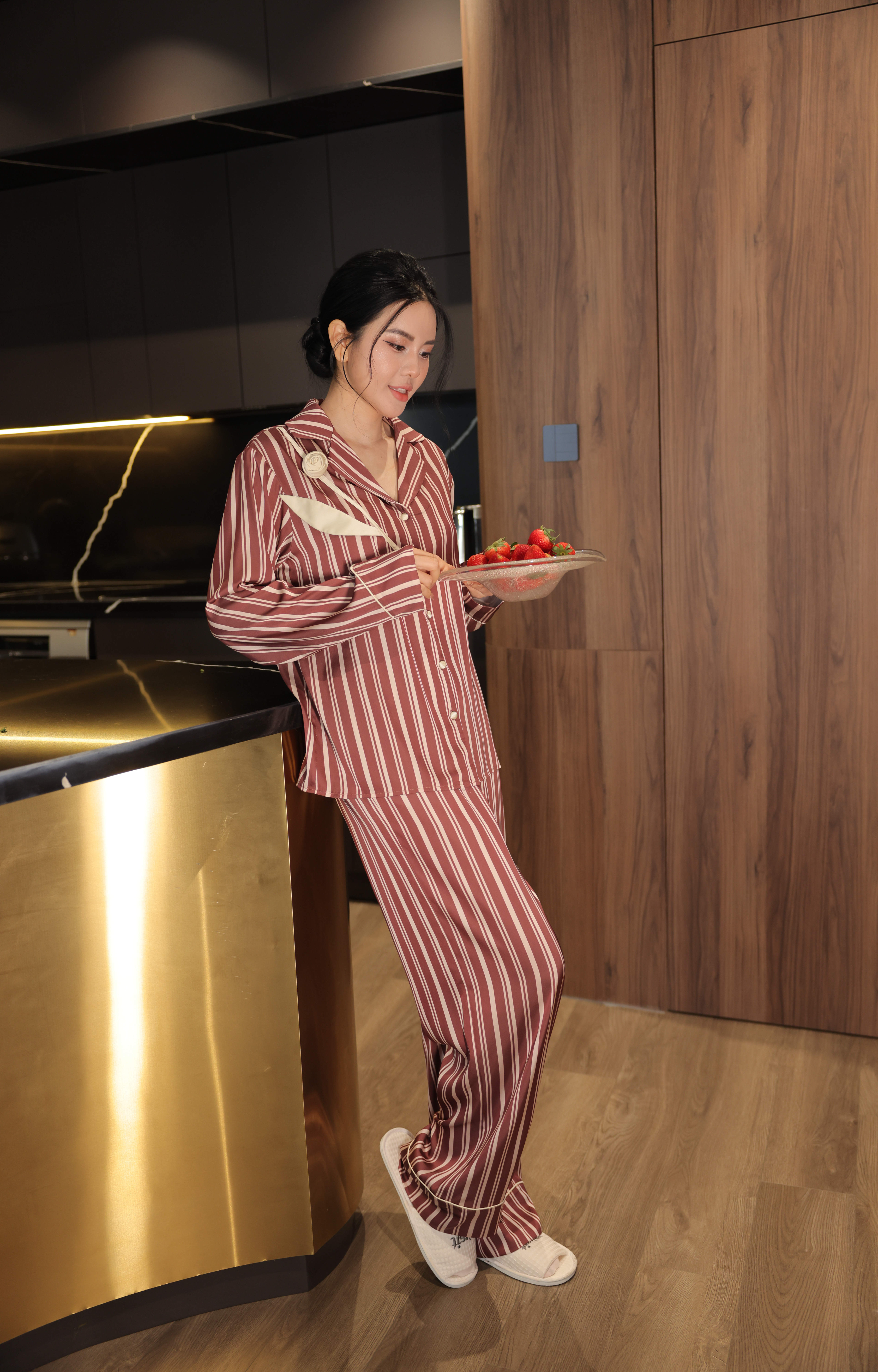 Bộ Lụa 𝑺𝒐𝒇𝒕 𝑯𝒐𝒖𝒓𝒔 áo dài tay, quần dài BN653_thumbnail_4