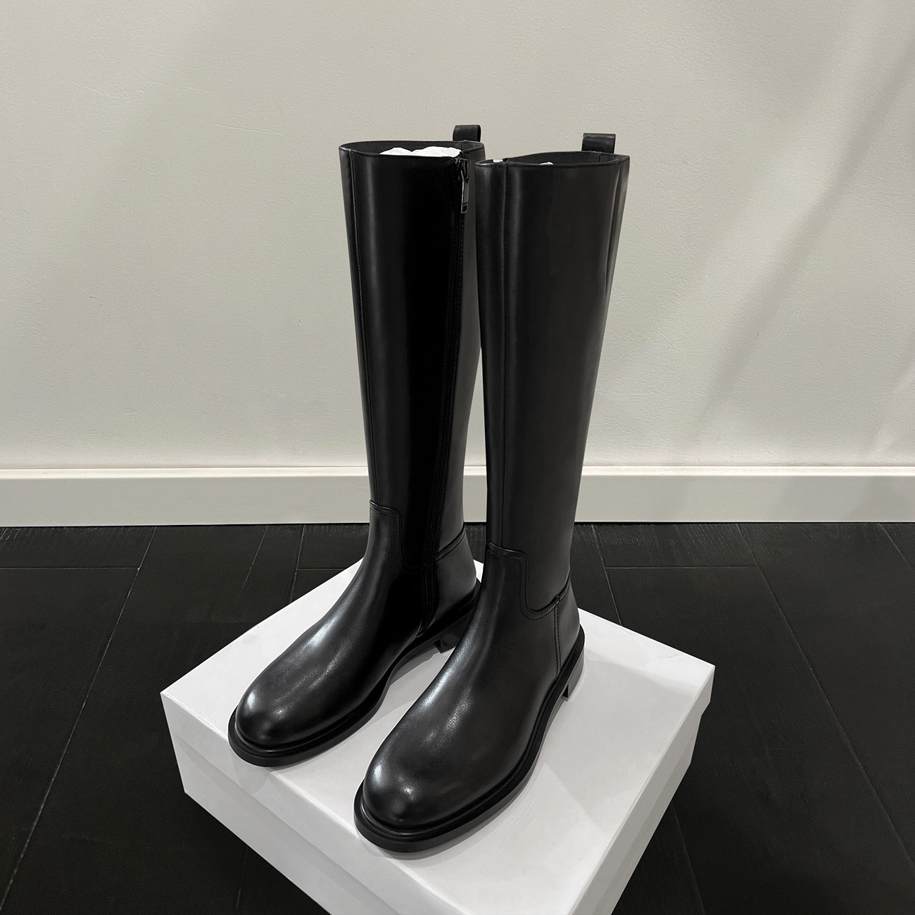 Chic Black Knee-High Boots