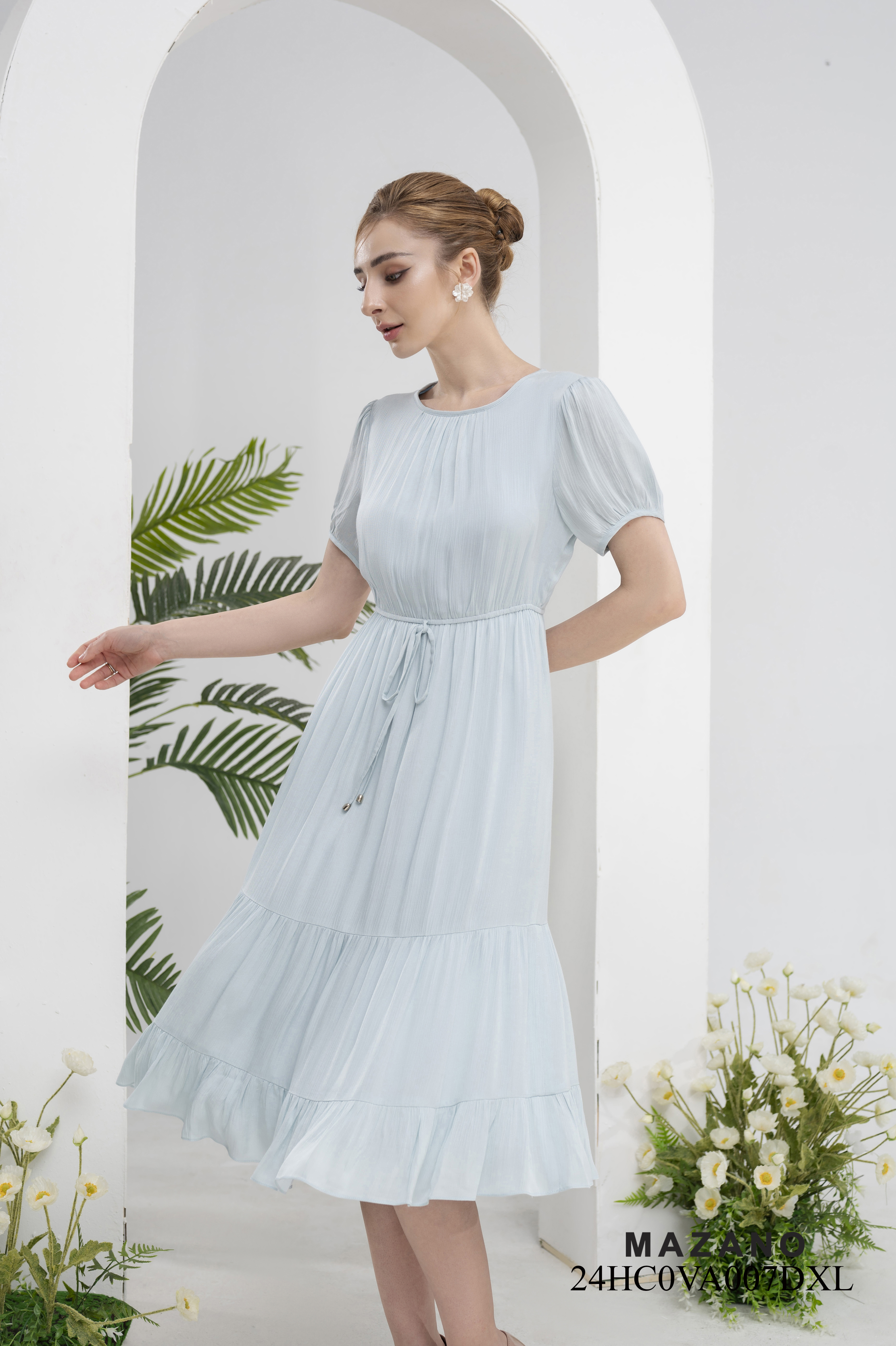 Đầm dạo phố xanh pastel eo chun chân rủ tầng