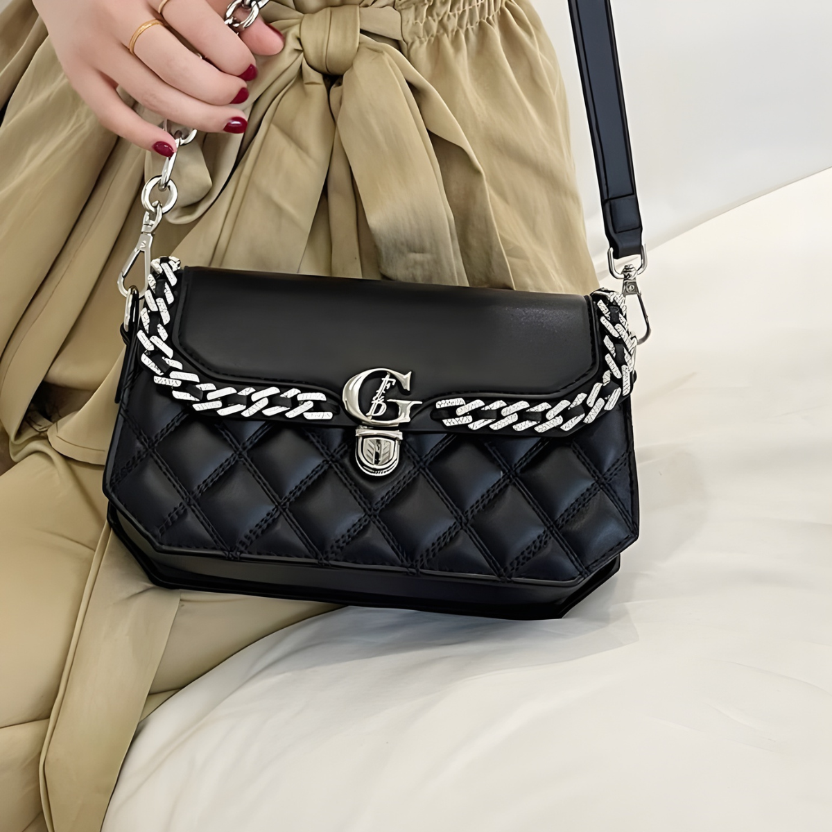 Túi xách nữ UHE_2524 ELY – đeo vai da chần ô, viền quấn bạc, khóa sang trọng – Đen/Trắng_thumbnail_5