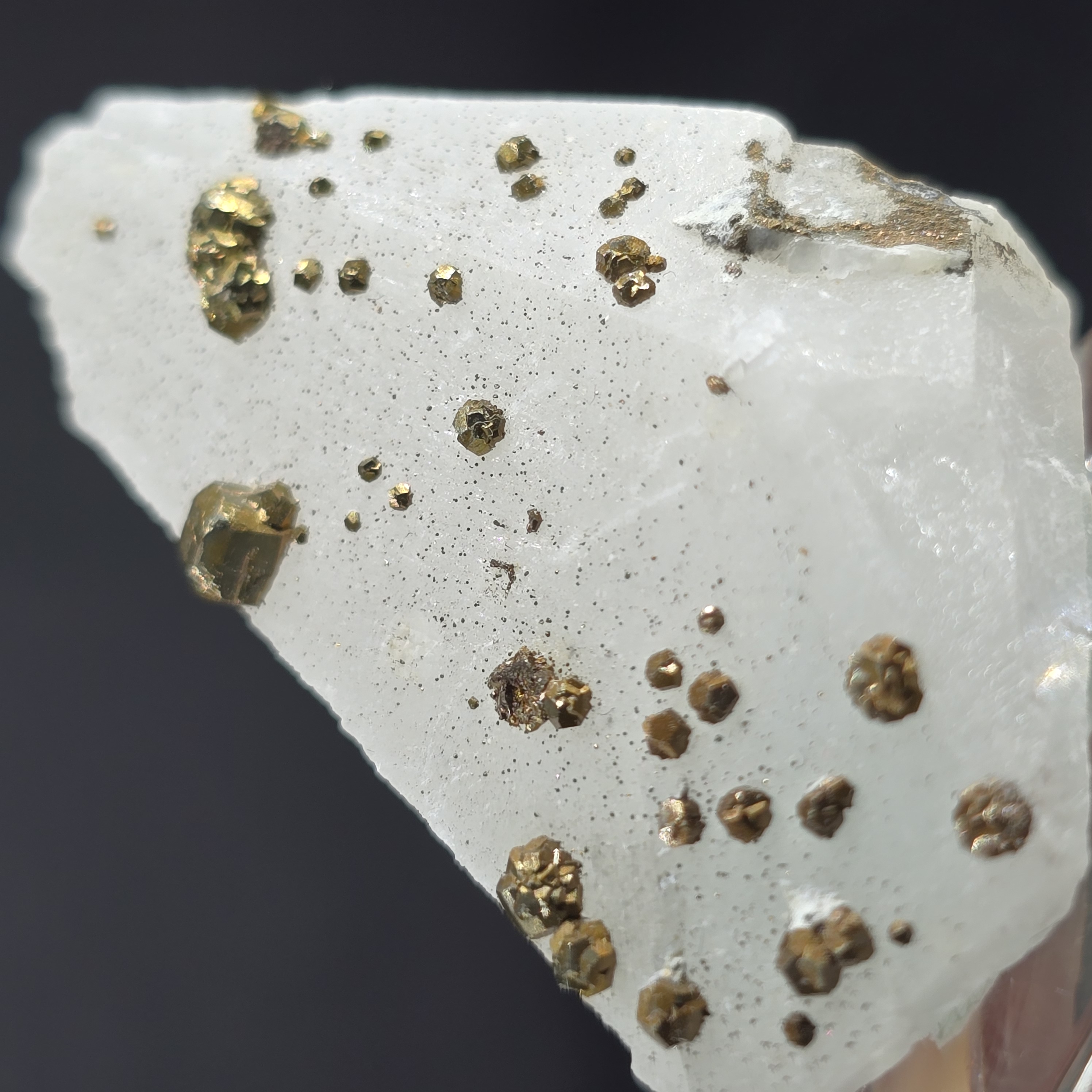 Tinh thể Dogtooth Calcite cộng sinh Pyrite