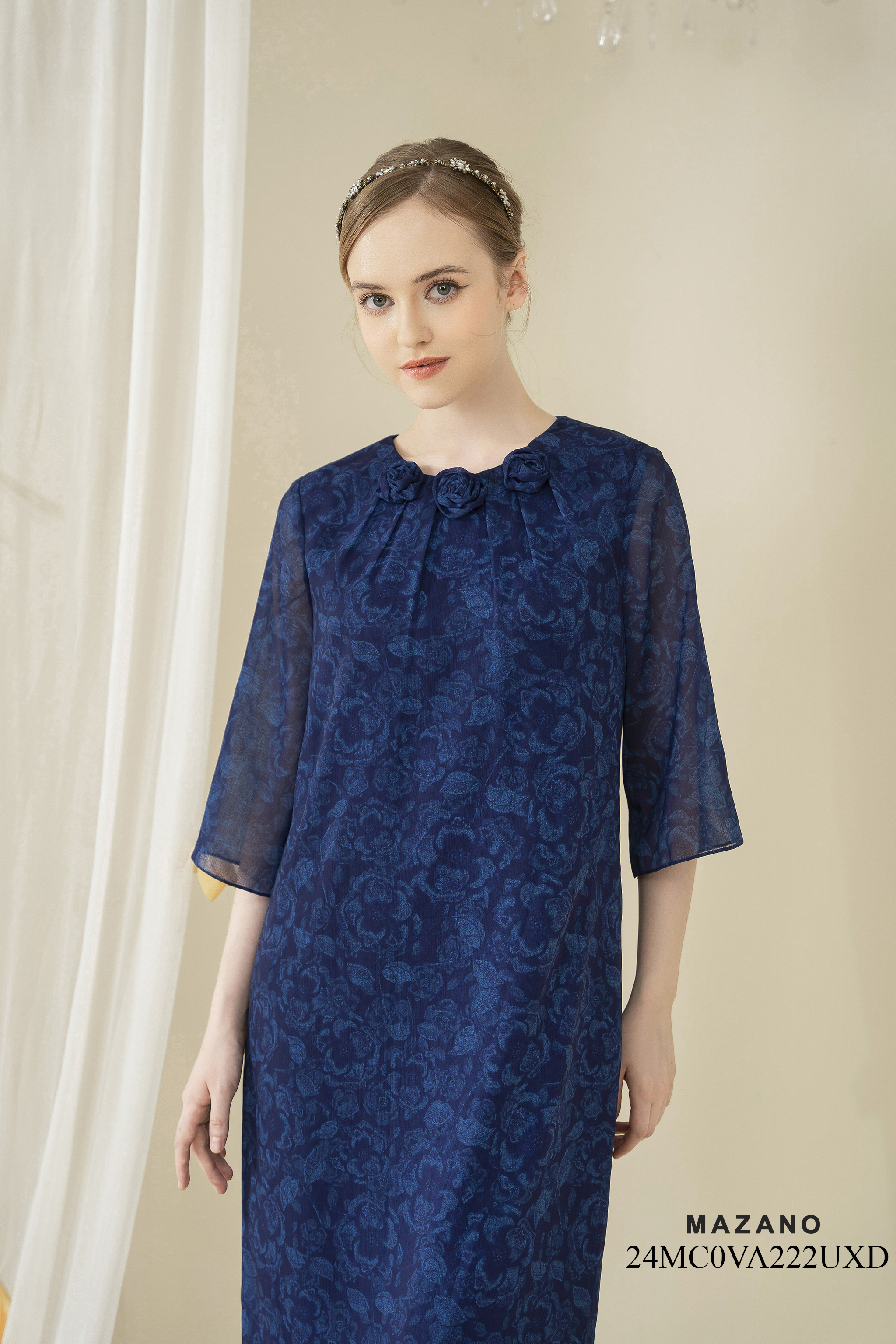 Váy Đầm Suông Vải voan xước Hoạ tiết hoa hồng cách điệu Cổ tròn Tay lỡ Dài qua gối_thumbnail_3