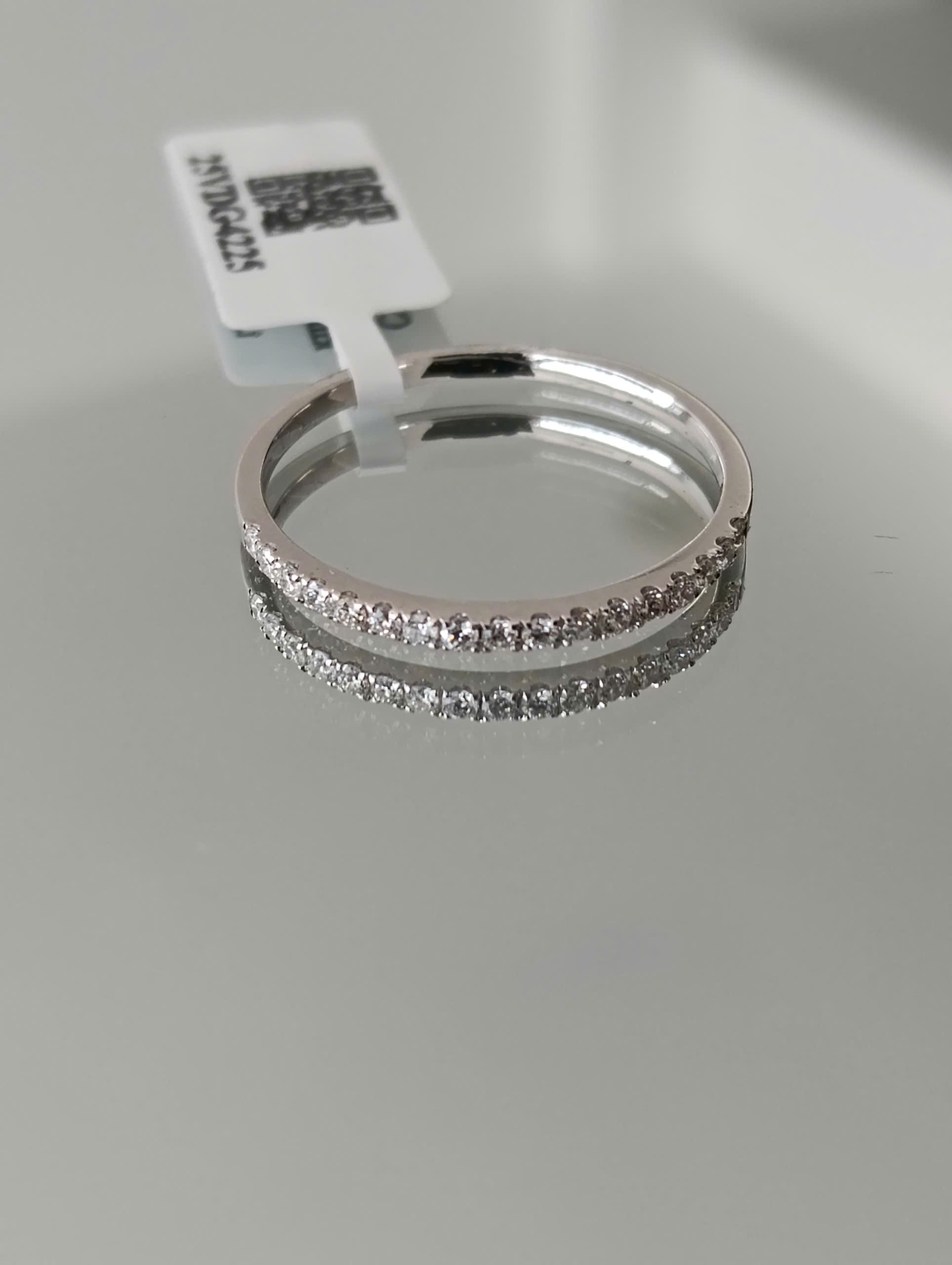 Nhẫn Kết 17 Viên Kim Cương 1.3Ly