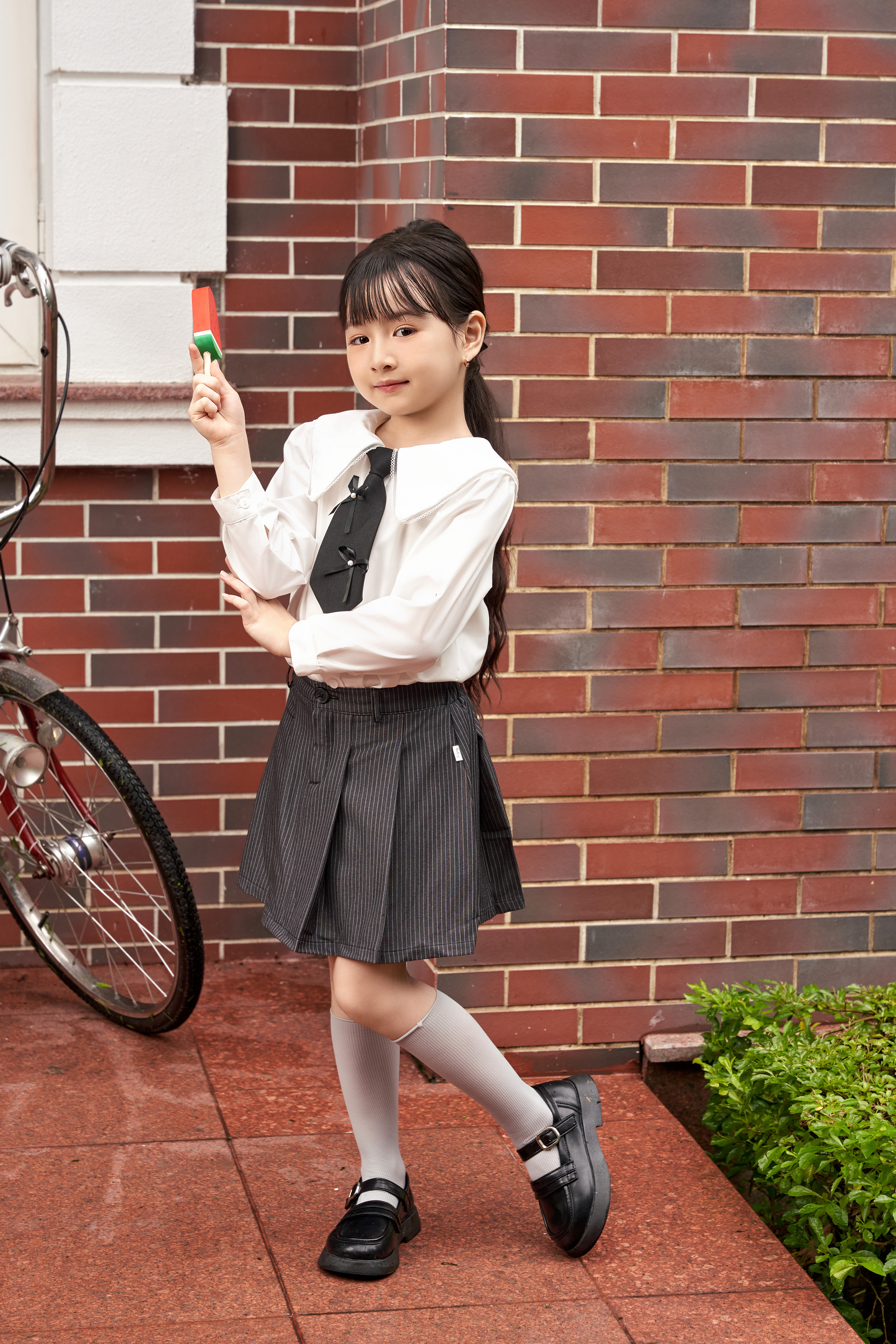 Chân váy xếp ly kẻ dọc kiểu_thumbnail_6