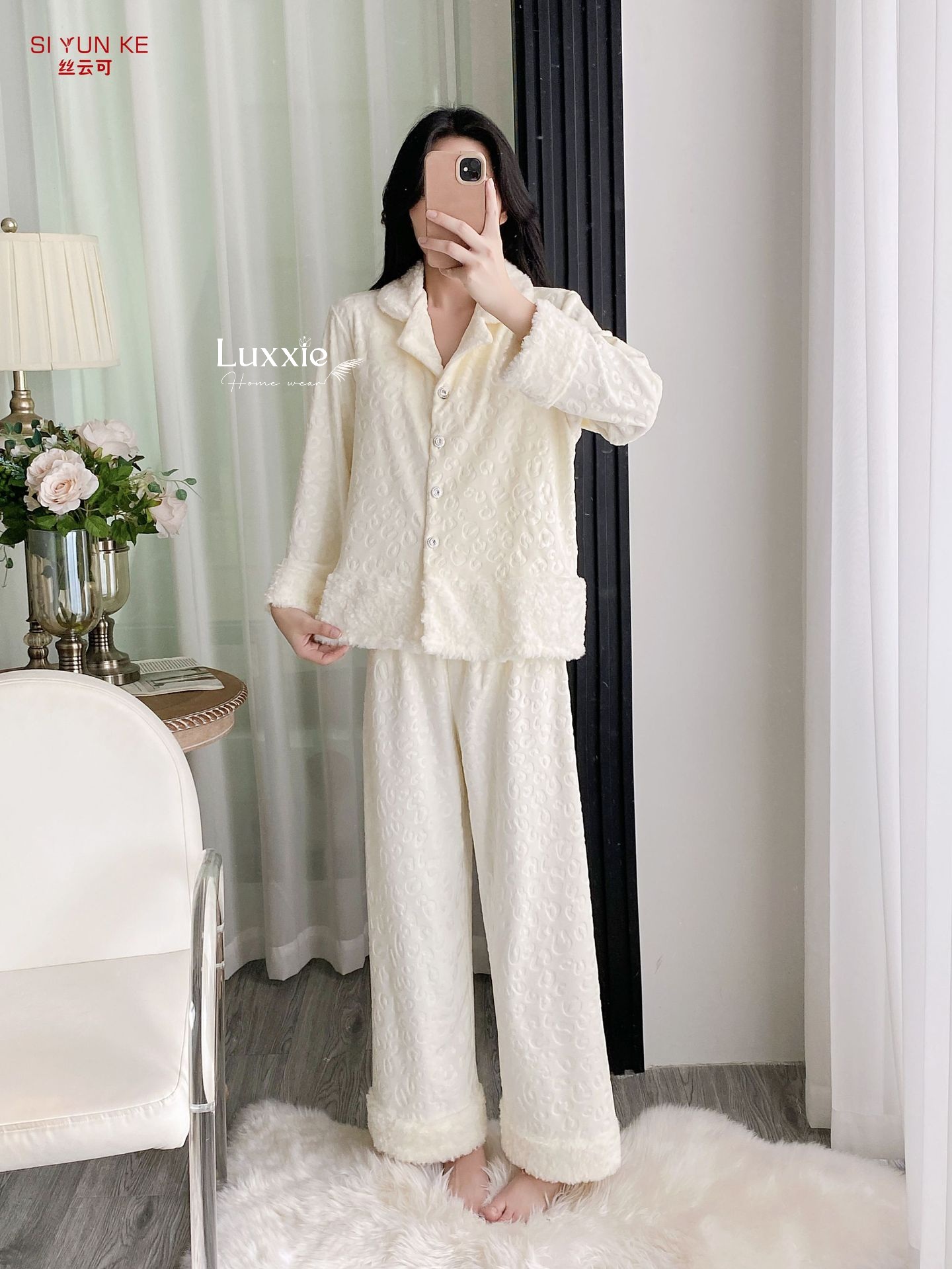 NHUNG33 Bộ ngủ nhung đảo da báo viền lông_thumbnail_4