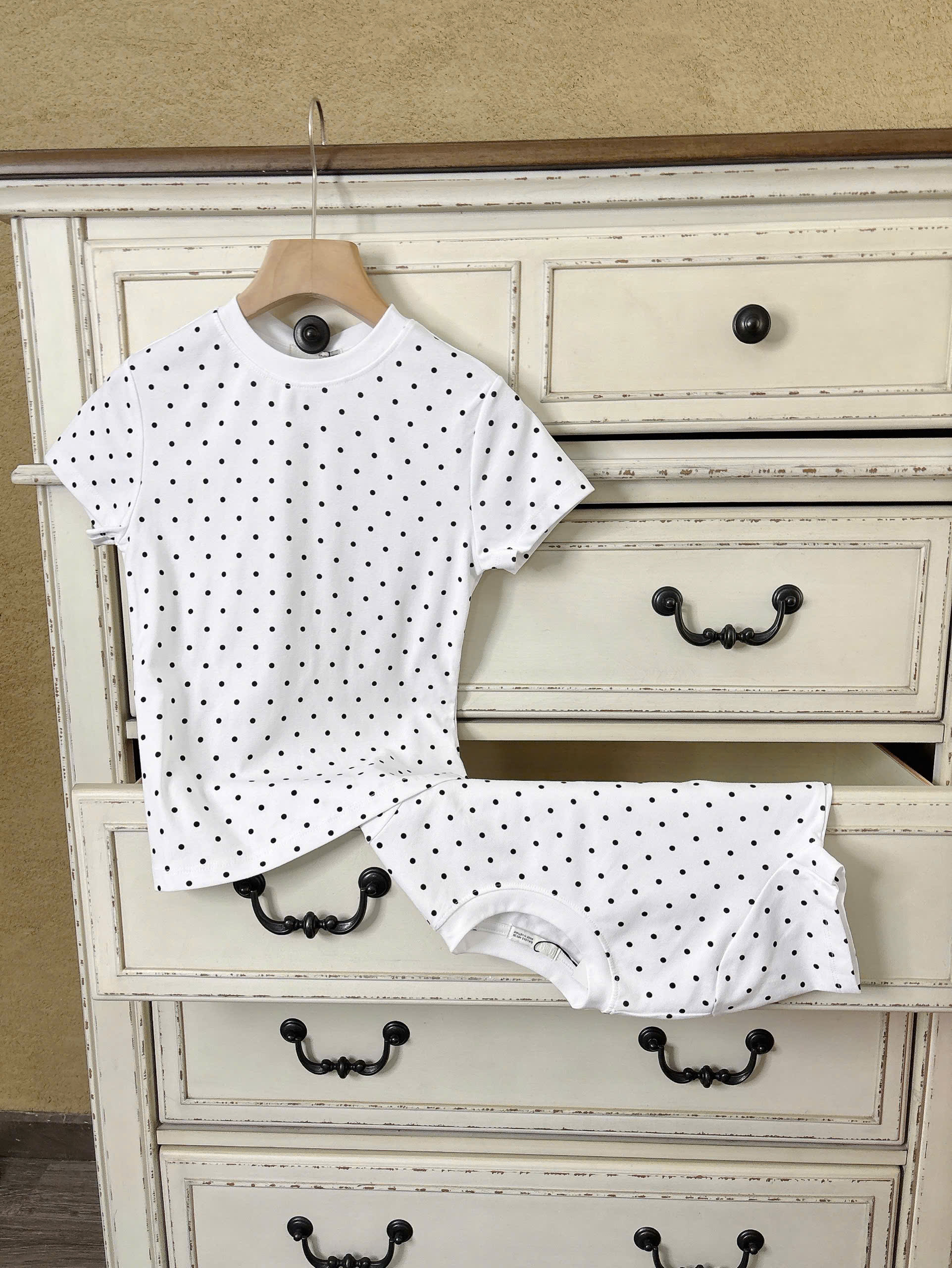 H111 ÁO THUN TRẮNG CHẤM BI_thumbnail_2