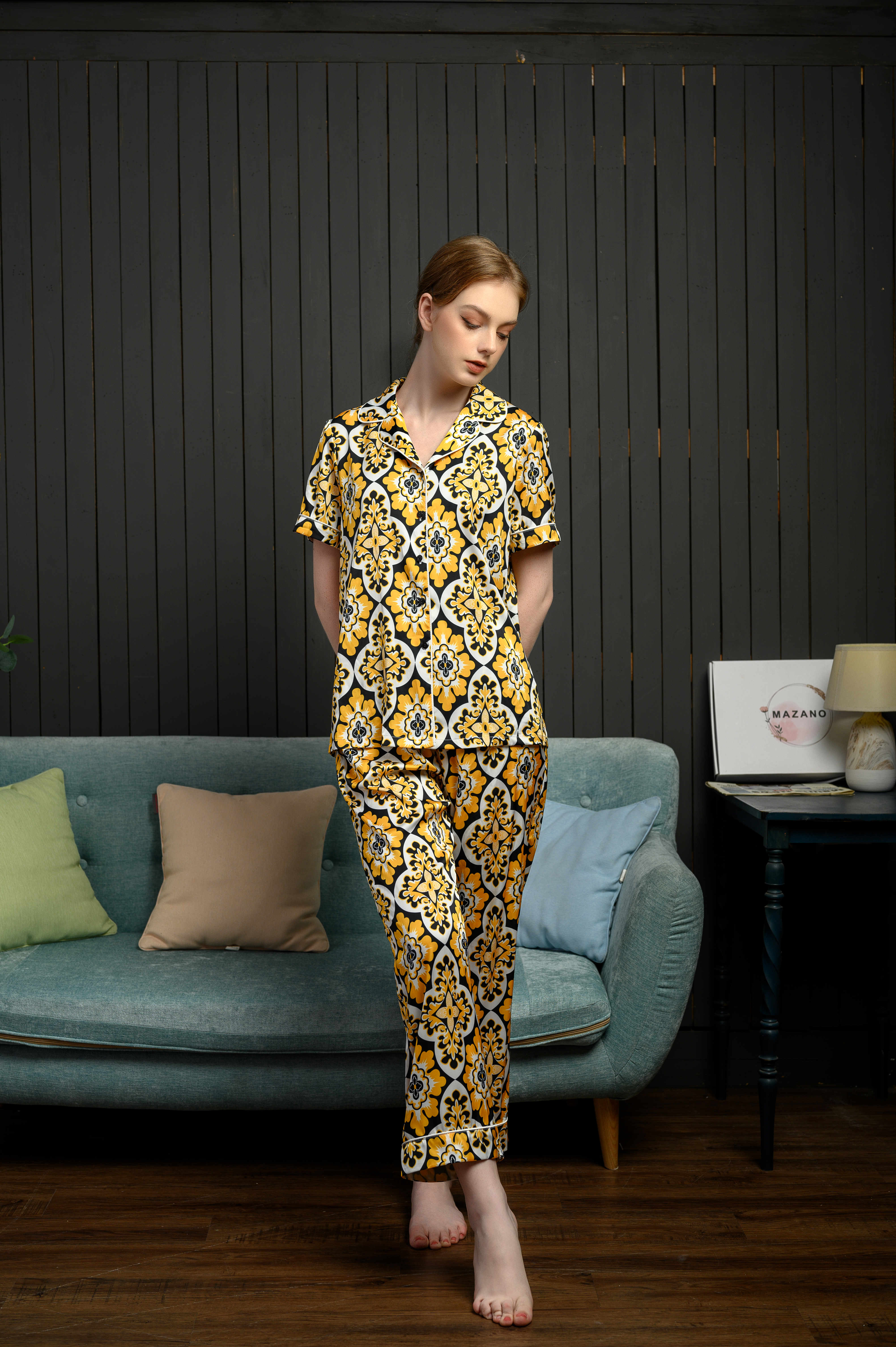 Bộ đồ Pijama nền vàng họa tiết cộc tay