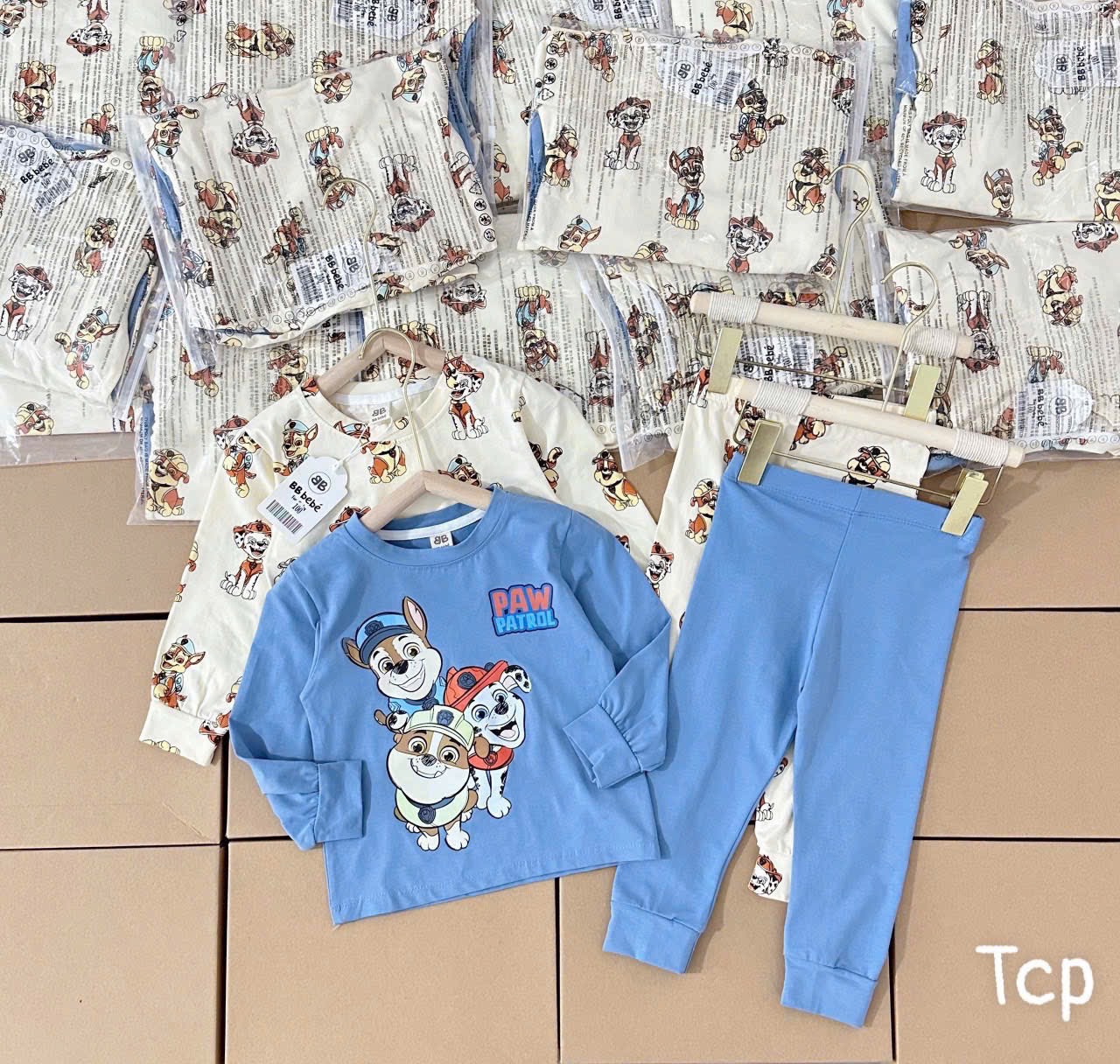 K18 SET 2 BỘ DÀI TAY CHÓ CỨU HỘ- A100.33