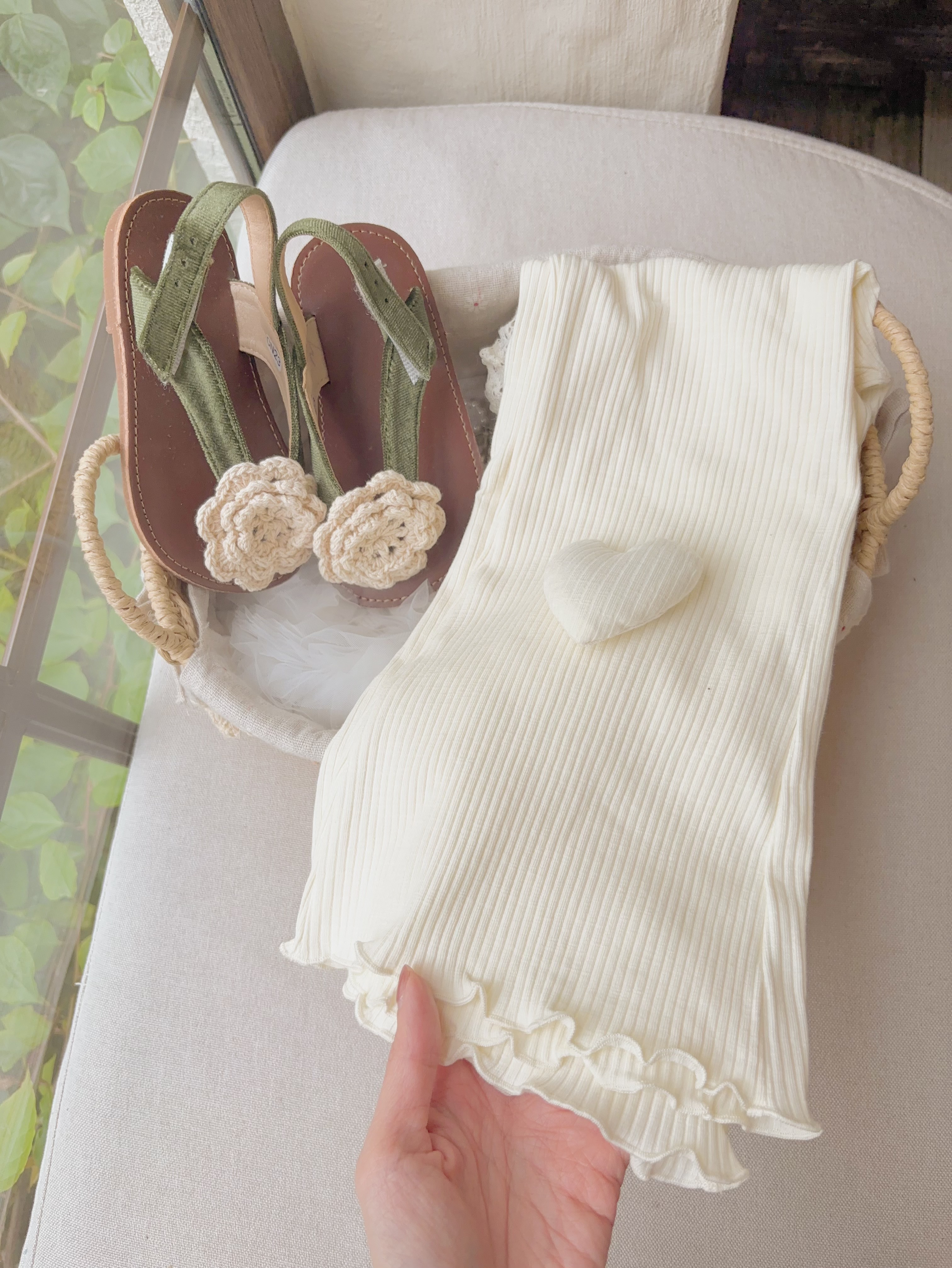 (H60) Quần thun tăm đính nơ trắng kem ống loe hãng Seven