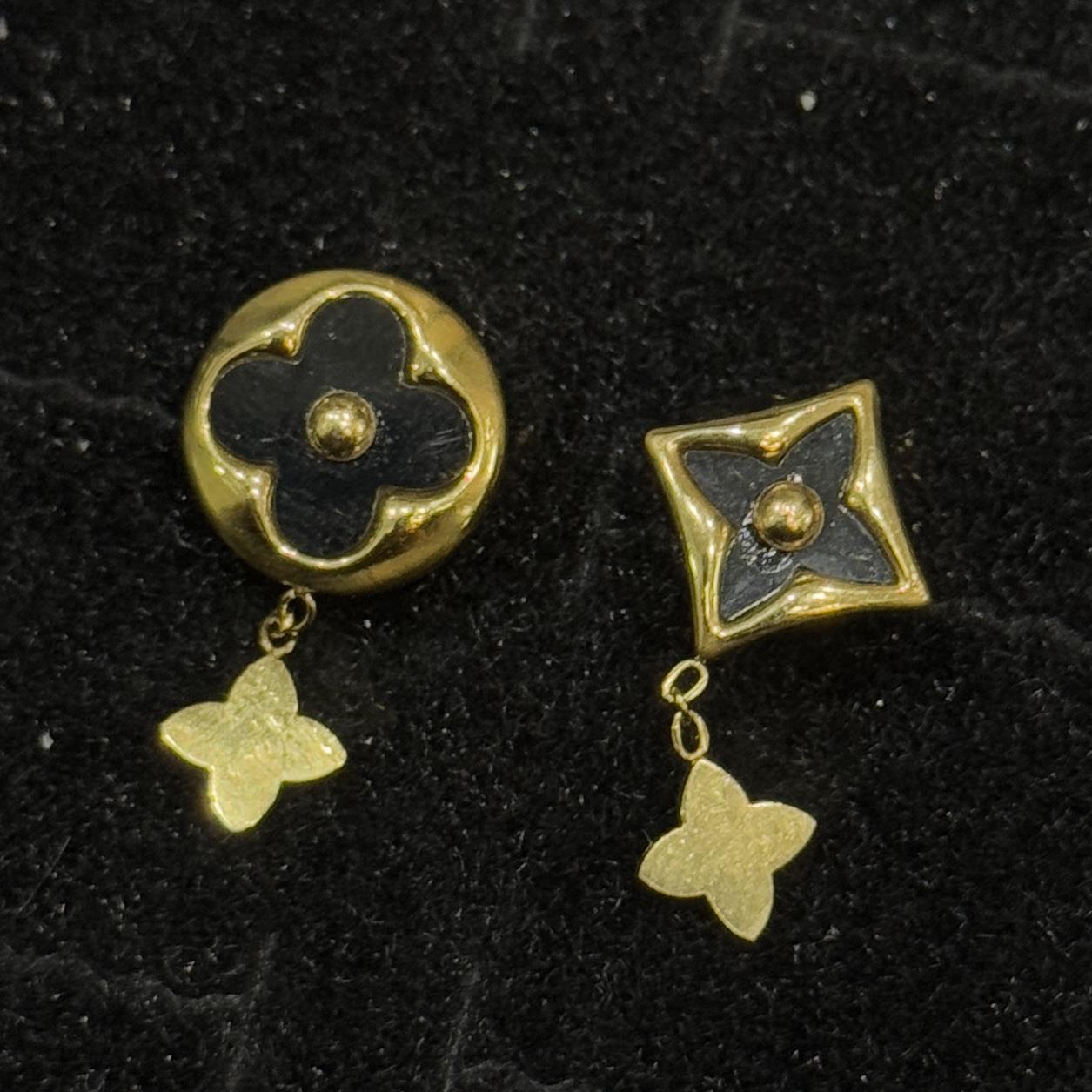 khuyên kiểu cặp titan vàng hoa đen rơi charm tròn vuông_thumbnail_1