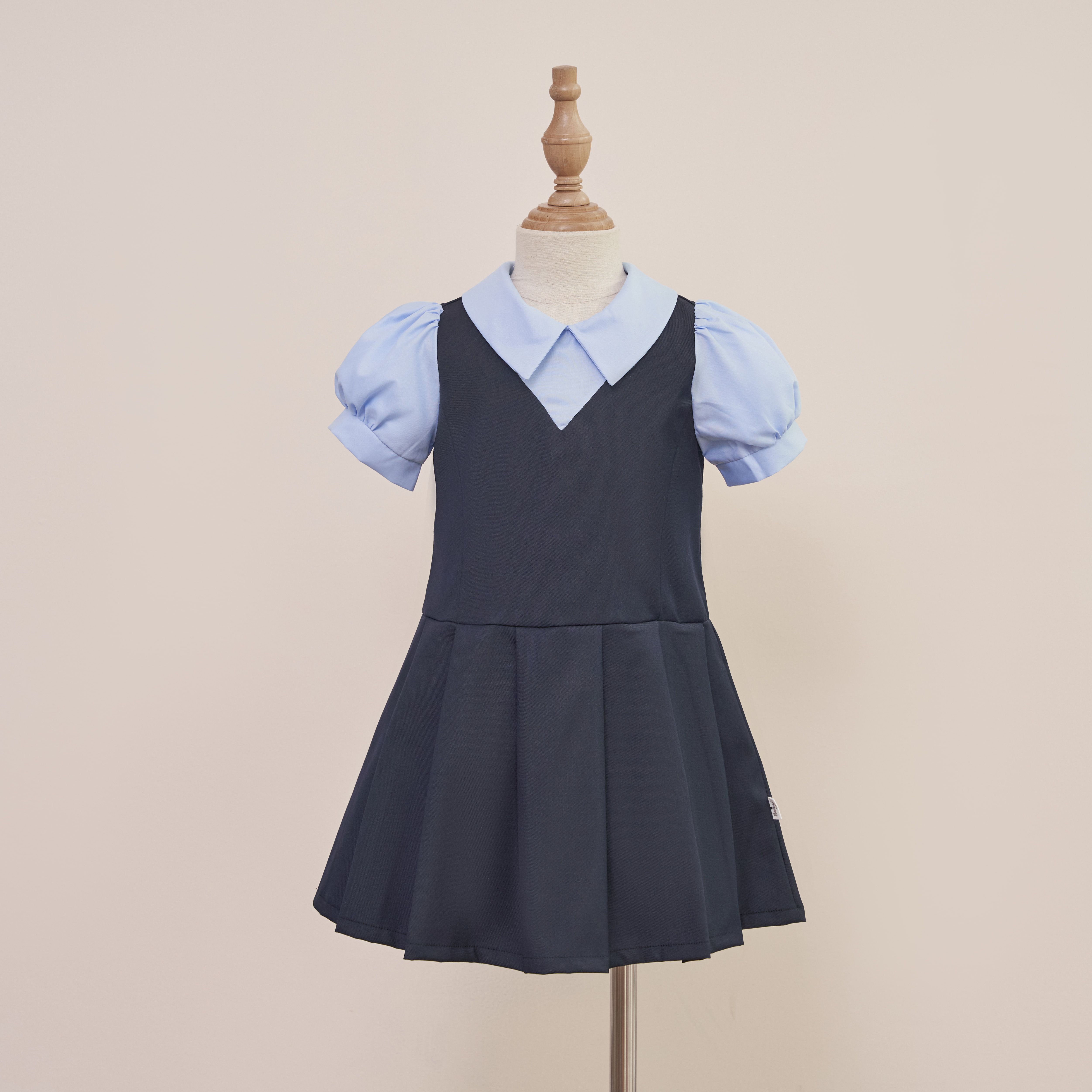 Váy giả sát nách cổ tim