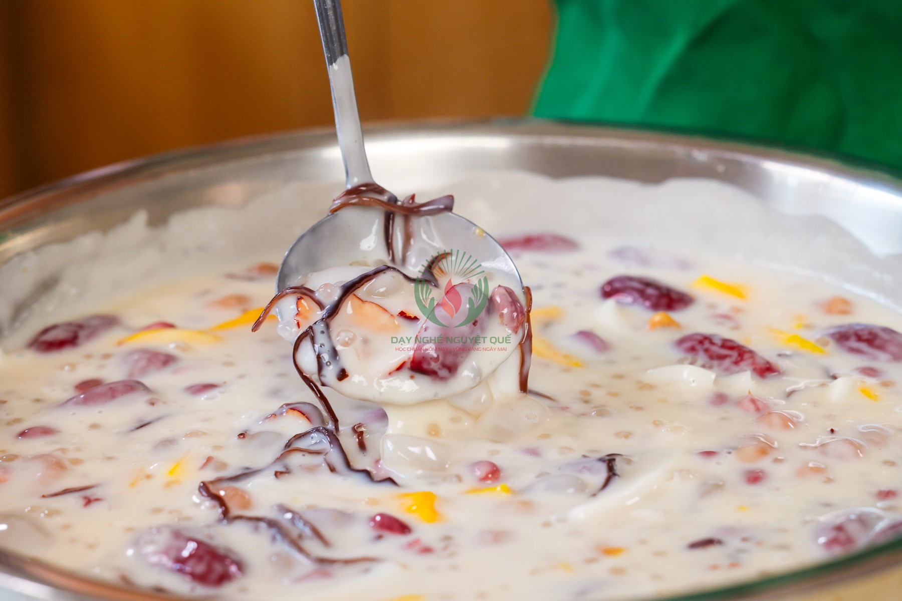 CÔNG THỨC CHÈ KIỂM LONG NHÃN TÁO ĐỎ CỐT DỪA