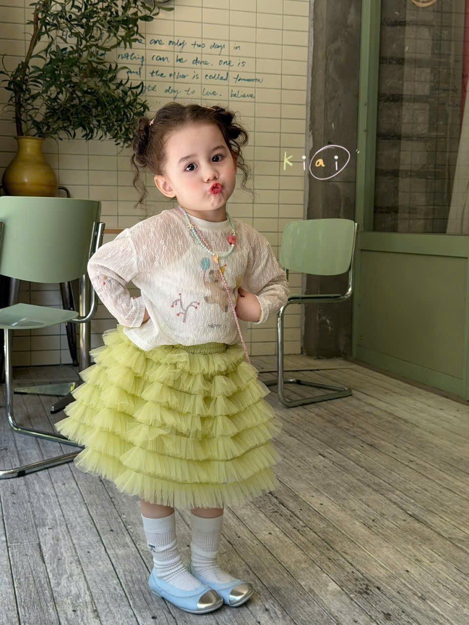 (E56) Áo thun lưới màu trắng họa tiết gấu Kiai_thumbnail_0