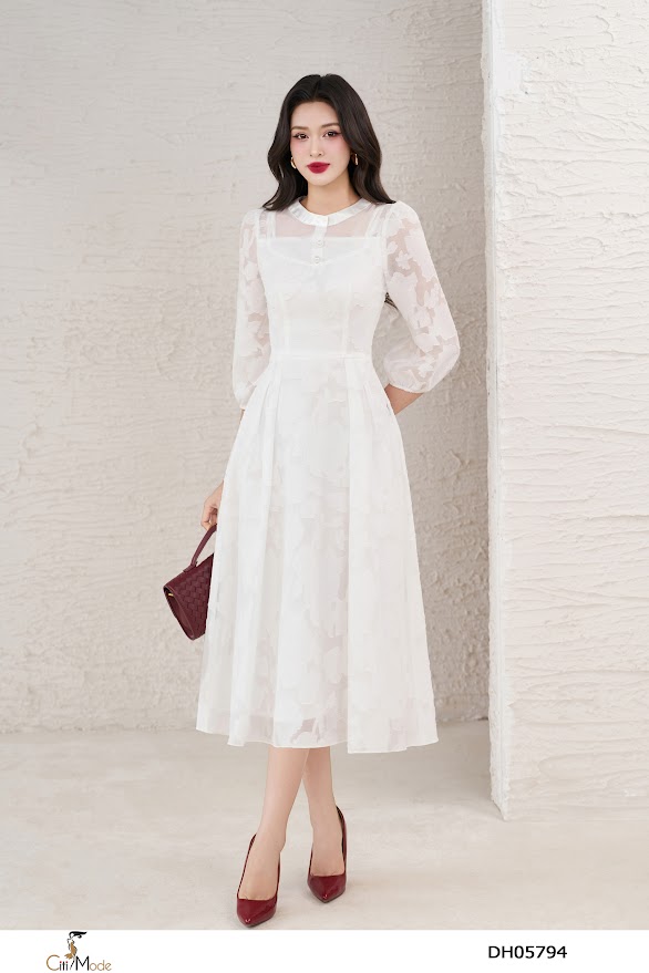 Đầm xòe ren trắng tay lỡ cổ tròn