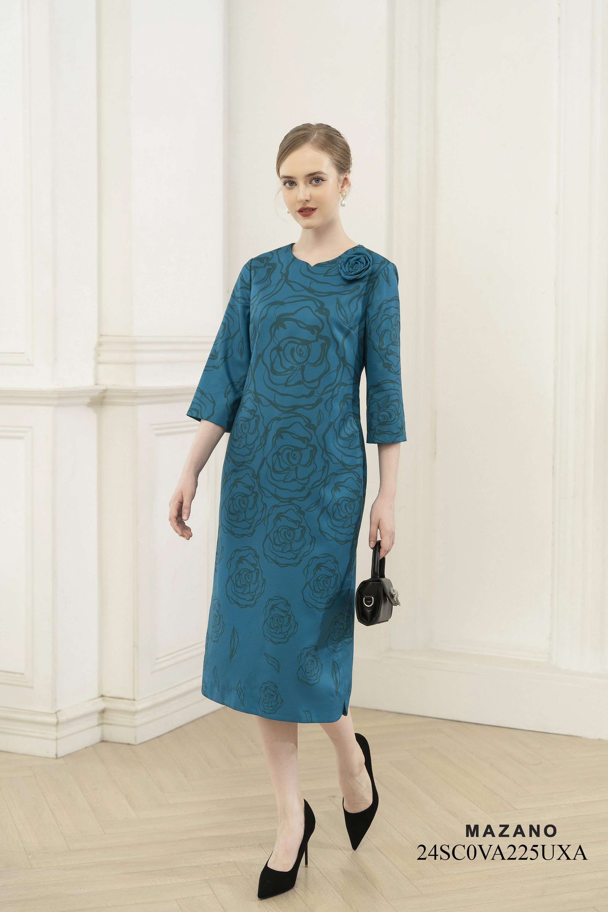 Váy Đầm Suông Vải lụa dày Hoạ tiết hoa hồng Cổ cách điệu Tay lỡ Dài đến bắp chân_thumbnail_0