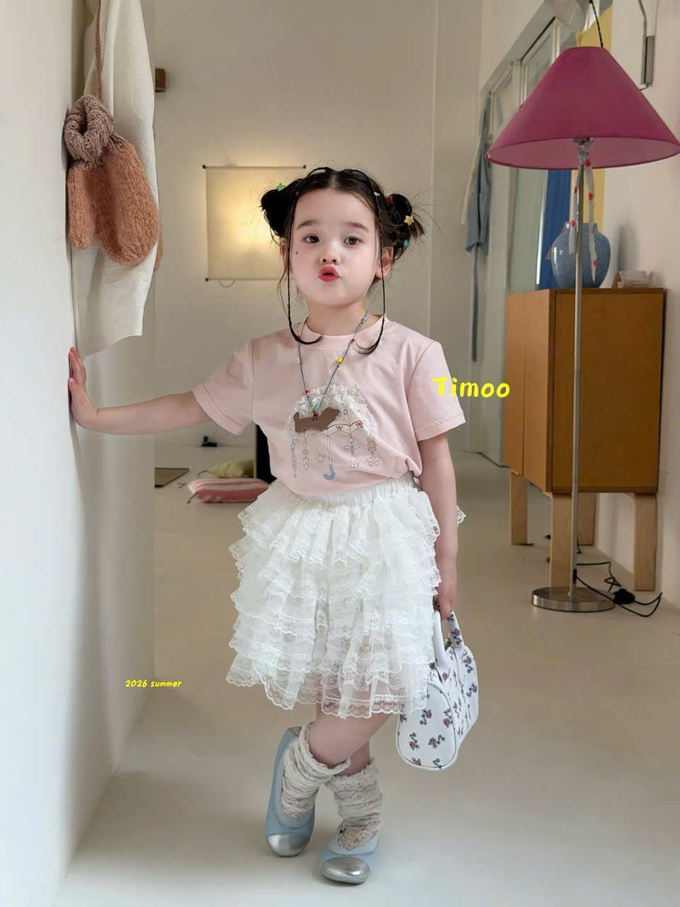 A132 - Áo thun hình in cô gái ô dù hoạt hình hãng Timoo