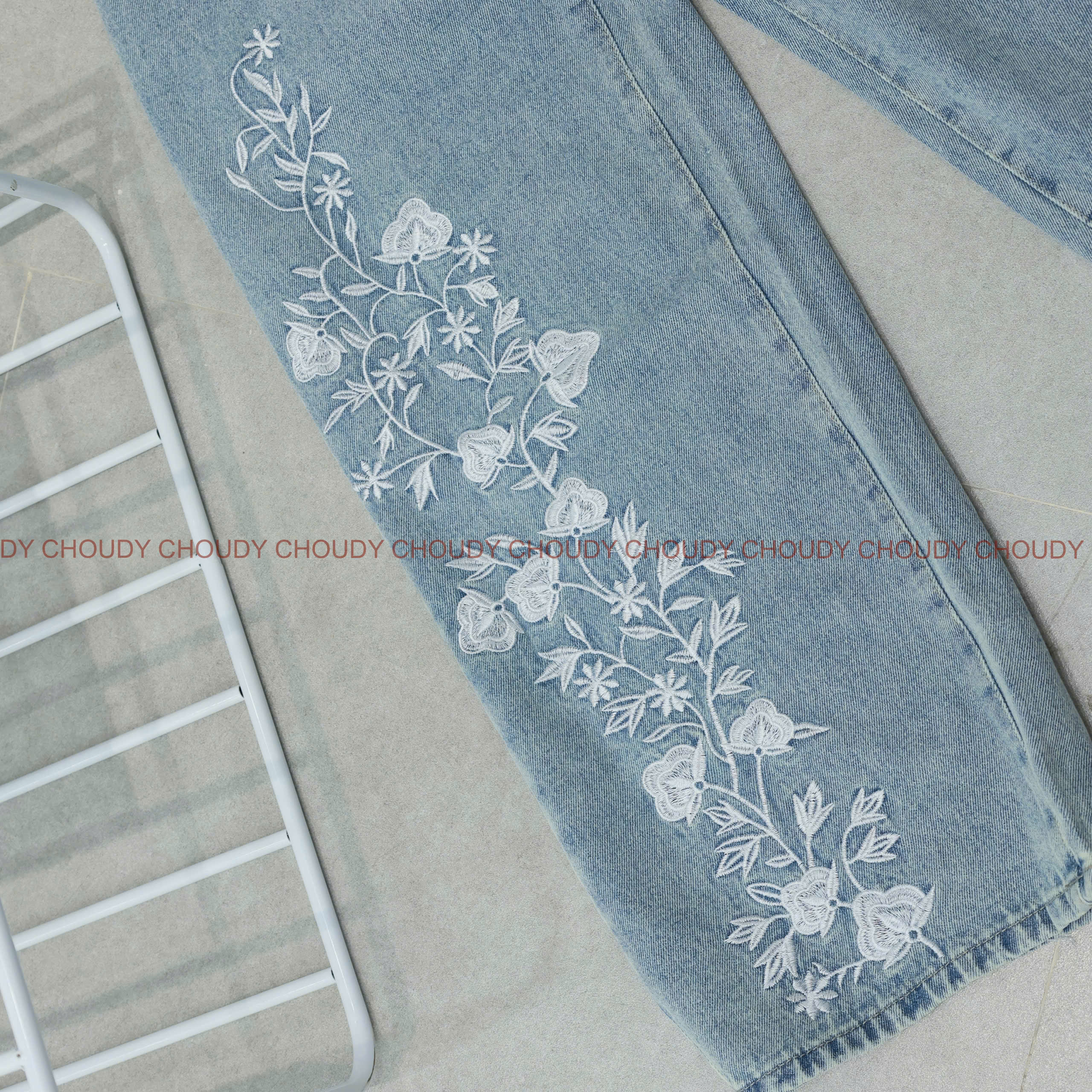 SALE U31 QUẦN JEAN THÊU HOA_thumbnail_3