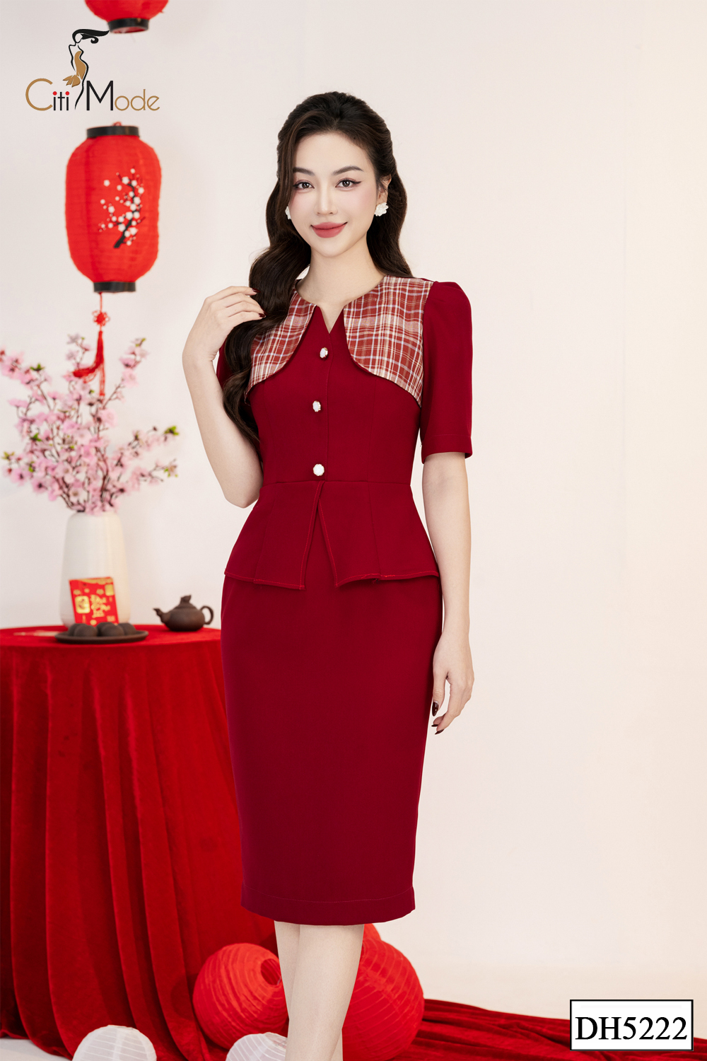Đầm ôm peplum đỏ phối hoạ tiết kẻ_thumbnail_0