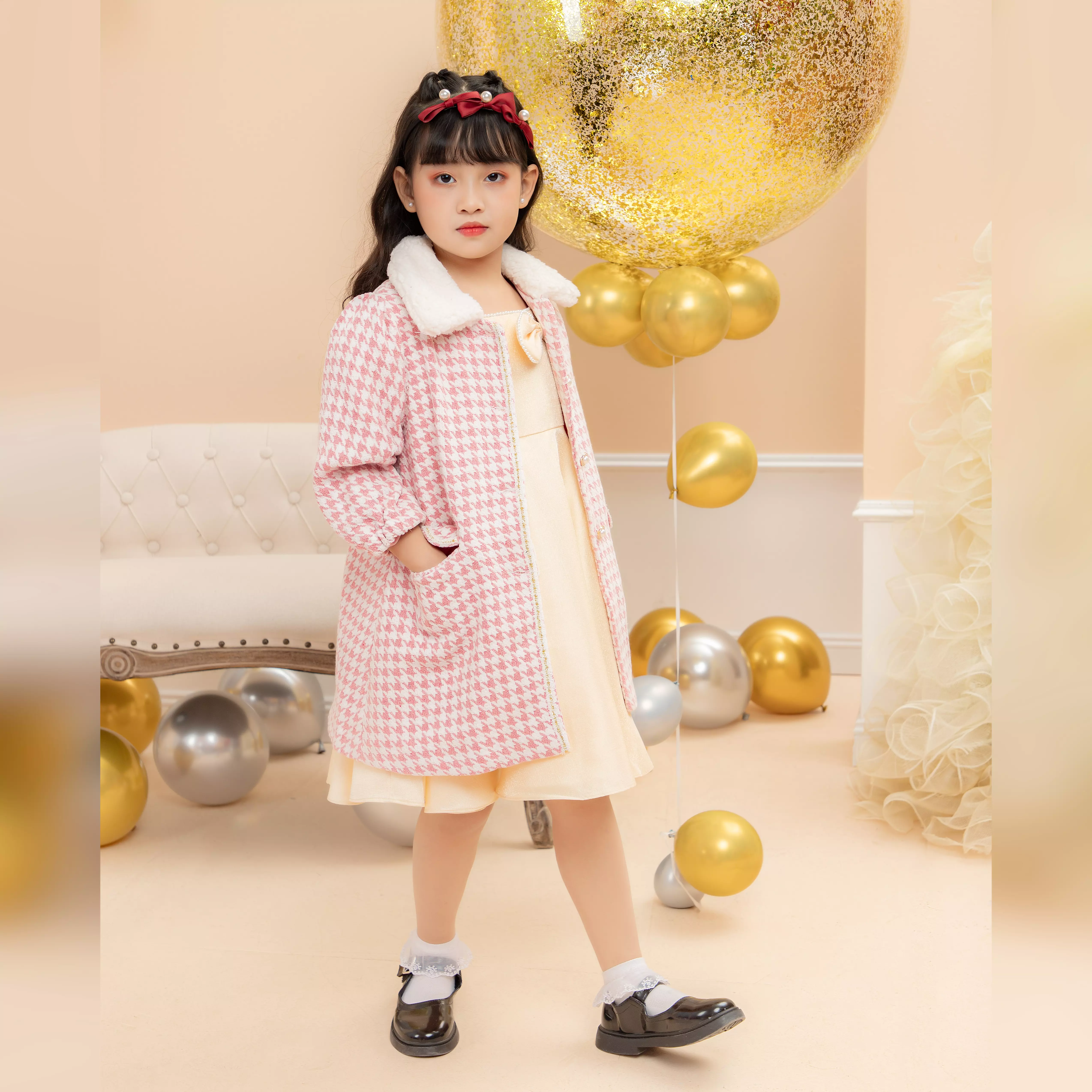 Áo khoác phối viền cổ lông_thumbnail_1