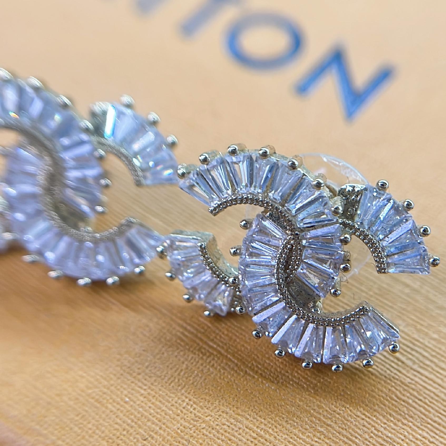 Khuyên kiểu cặp cn vàng đính đá _thumbnail_2