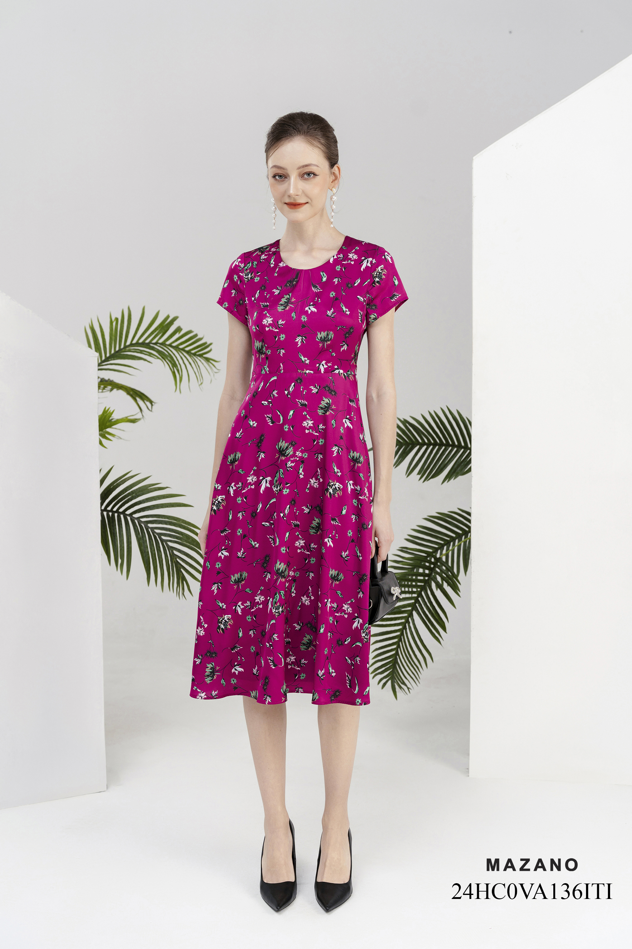 Váy Đầm Ôm Vải lụa mỏng Hoạ tiết hoa cách điệu Cổ tròn Tay ngắn Dài đến bắp chân_thumbnail_0