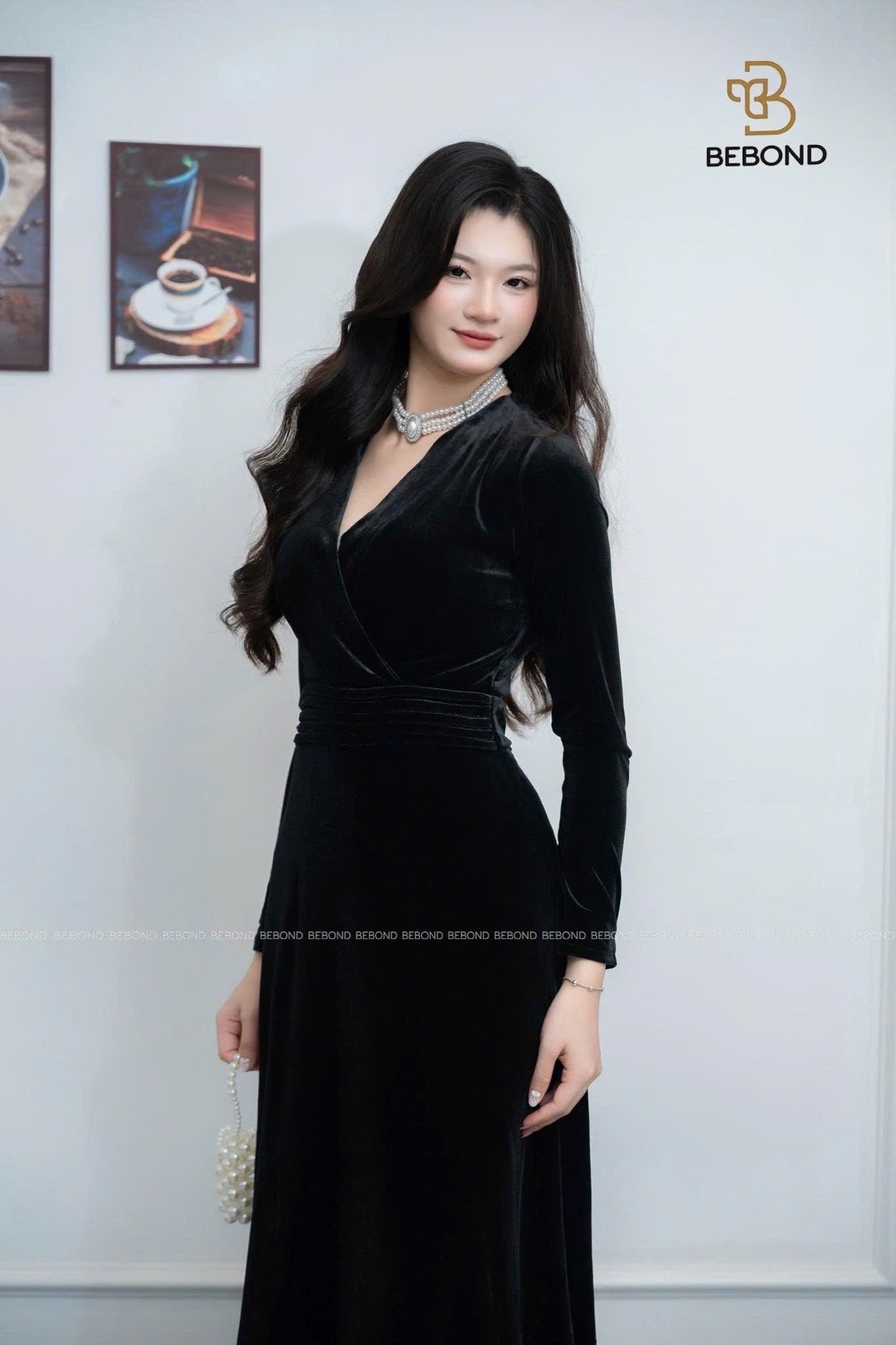 Đầm nhung ALEXA dáng dài cổ V màu ĐEN_thumbnail_3