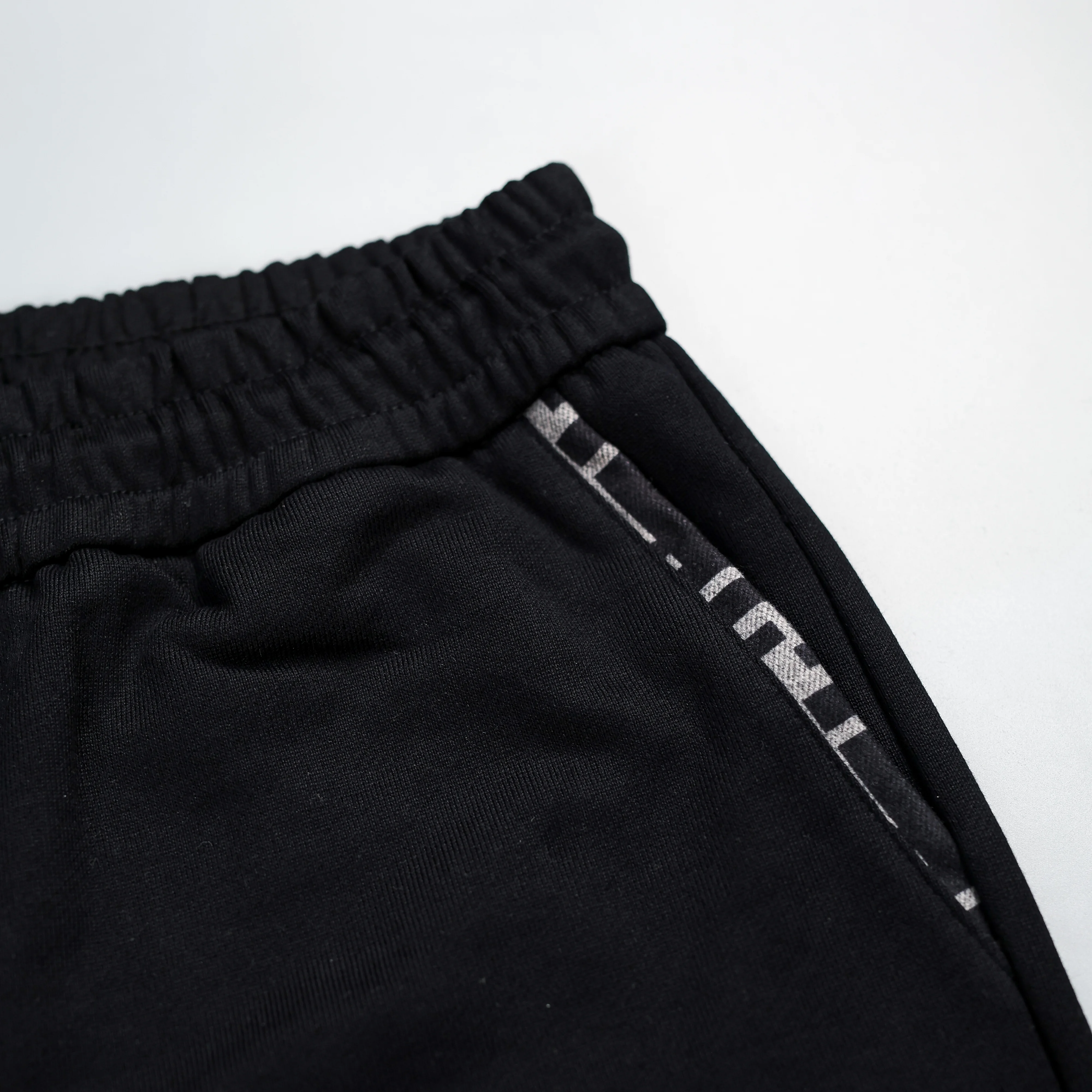 SHORT FENDI PHỐI MONO_thumbnail_3