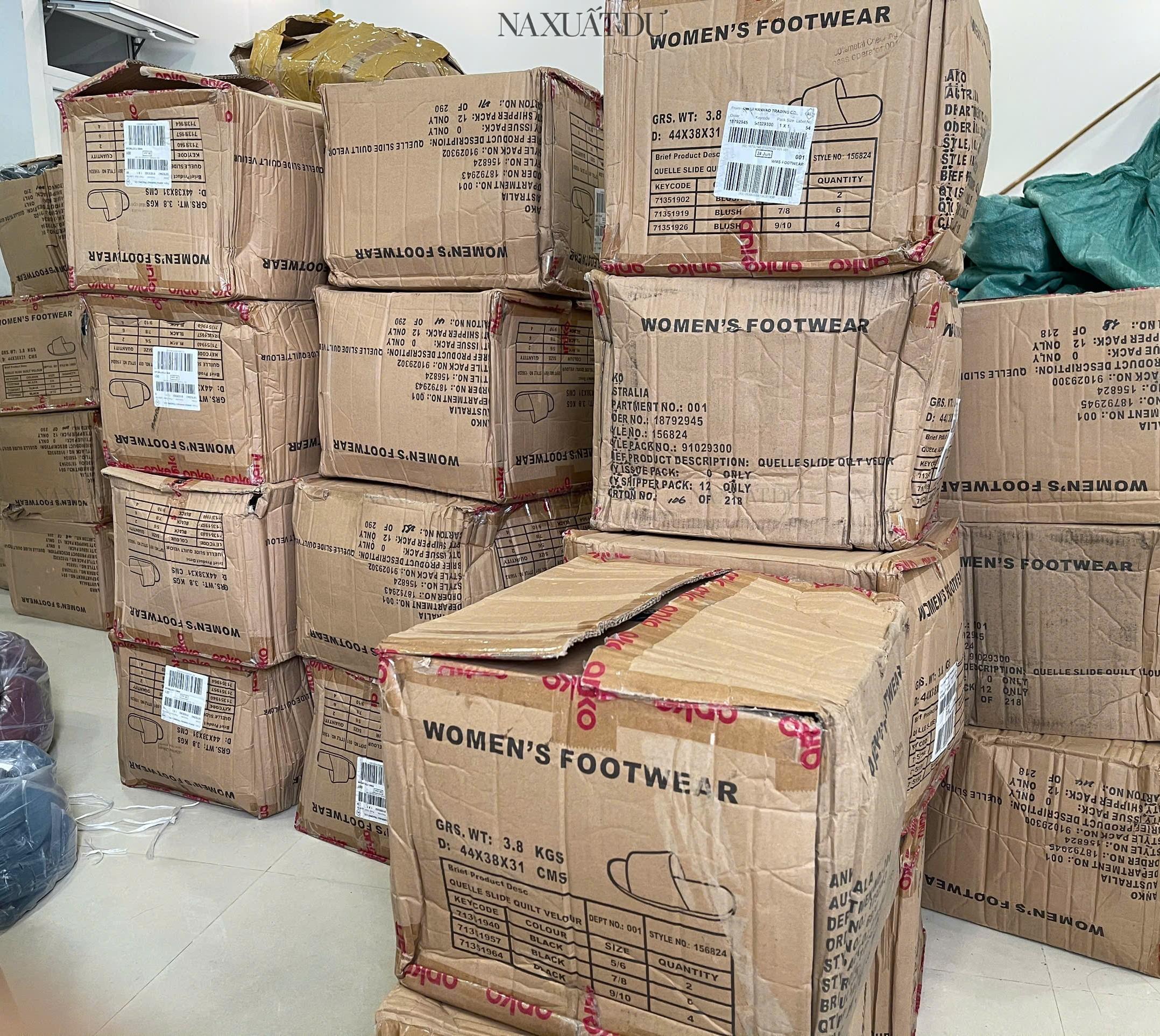 Set 2 đôi dép lông 